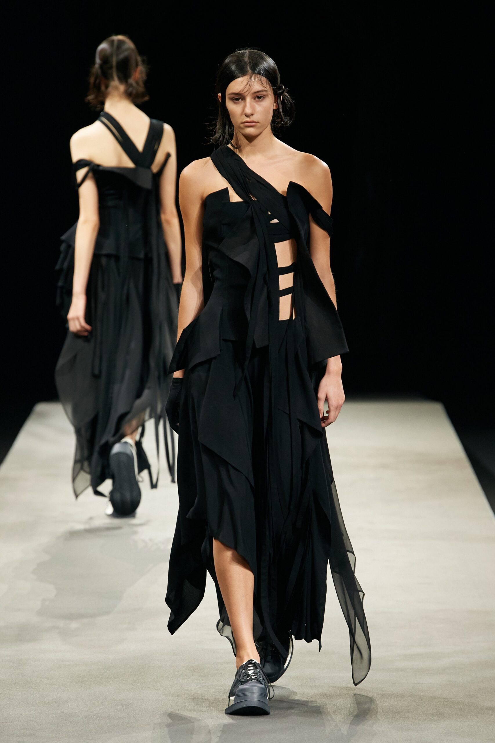 Yohji Yamamoto S/S 23 Look 27