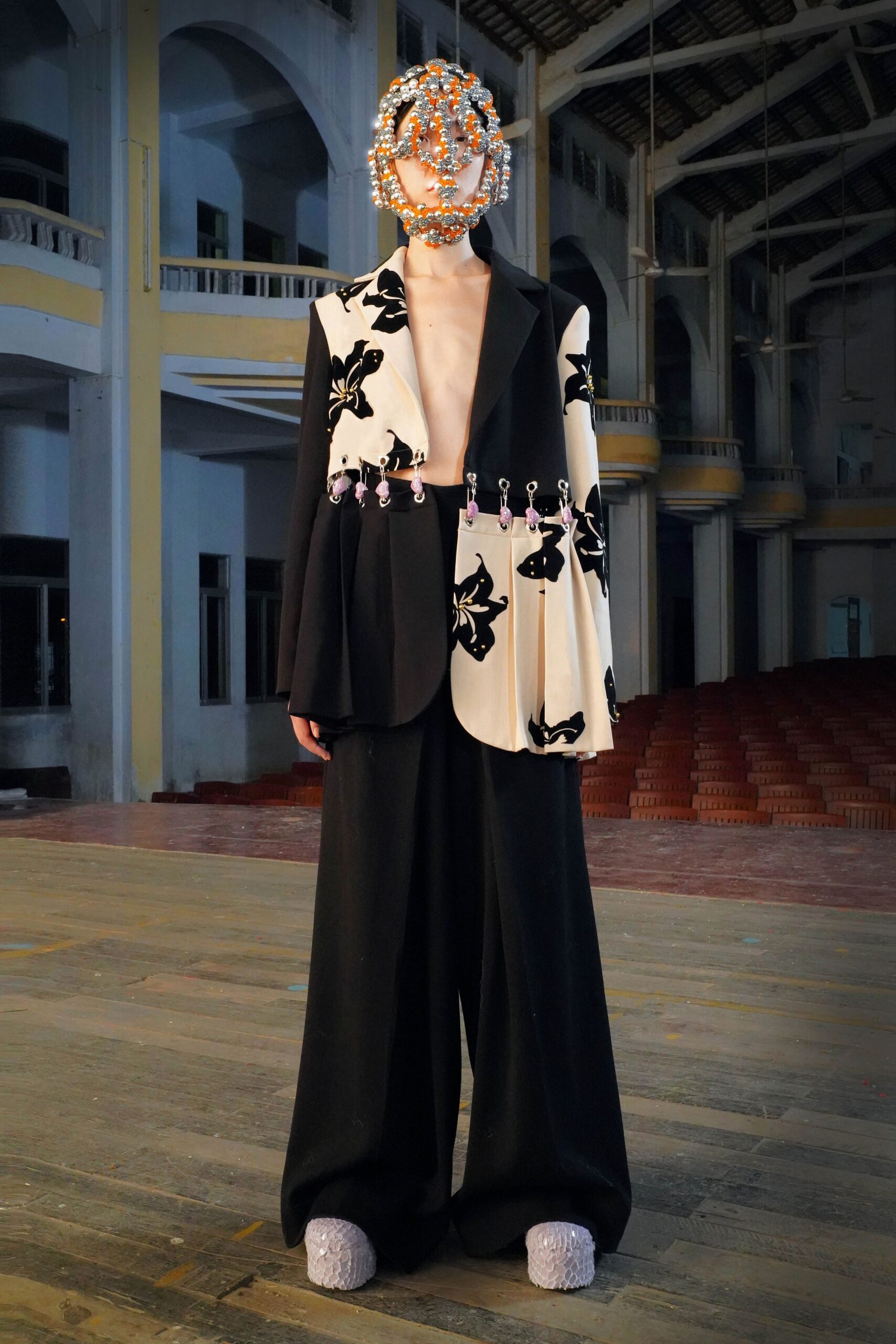 Yueqi Qi Shanghai F/W 22 Look 27