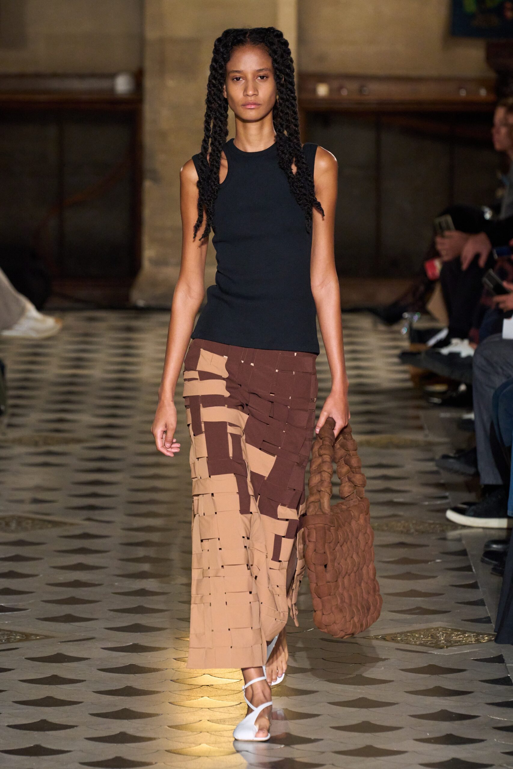 A.W.A.K.E. MODE S/S 23 Look 443