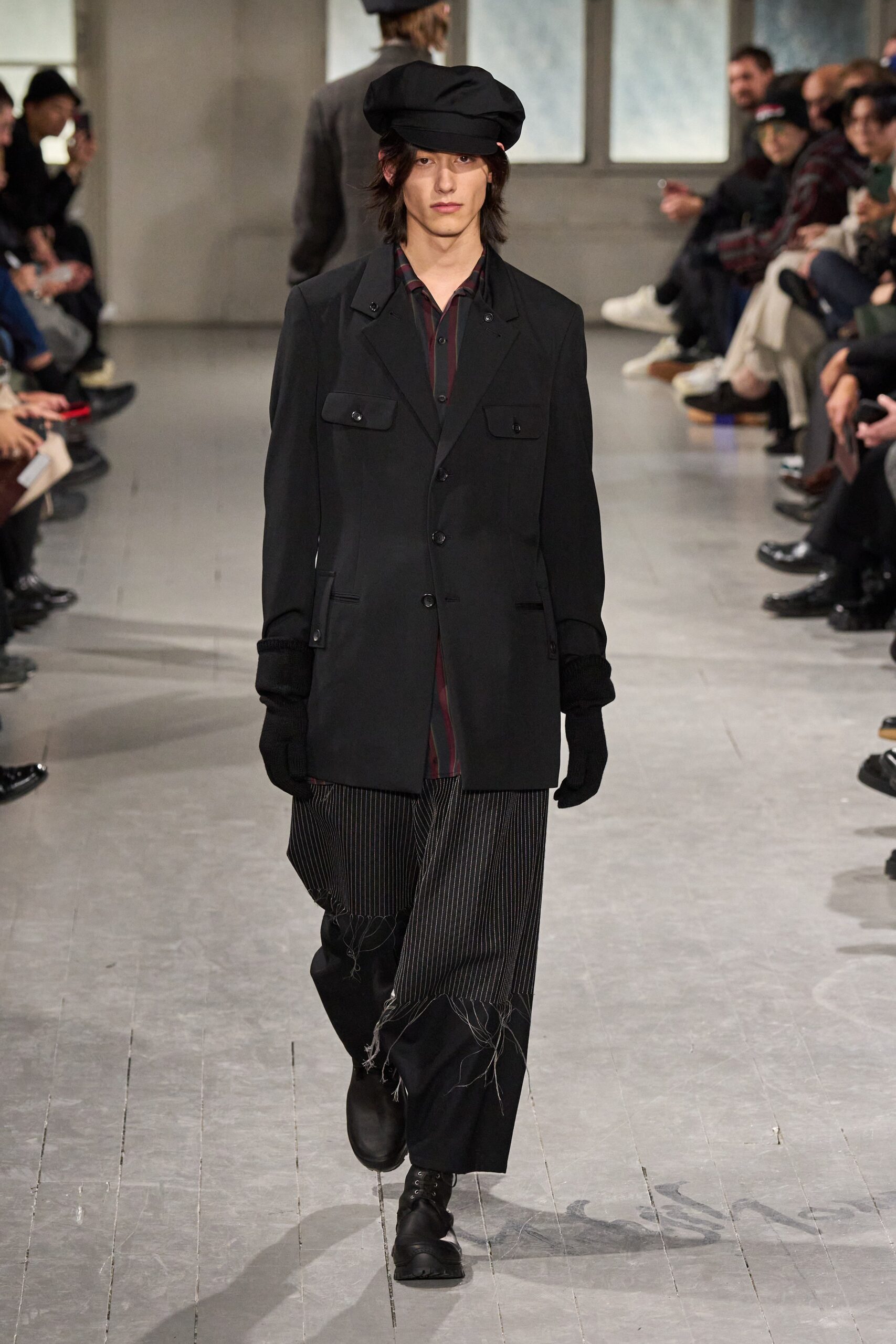 Yohji Yamamoto F/W 23 Menswear Look 28