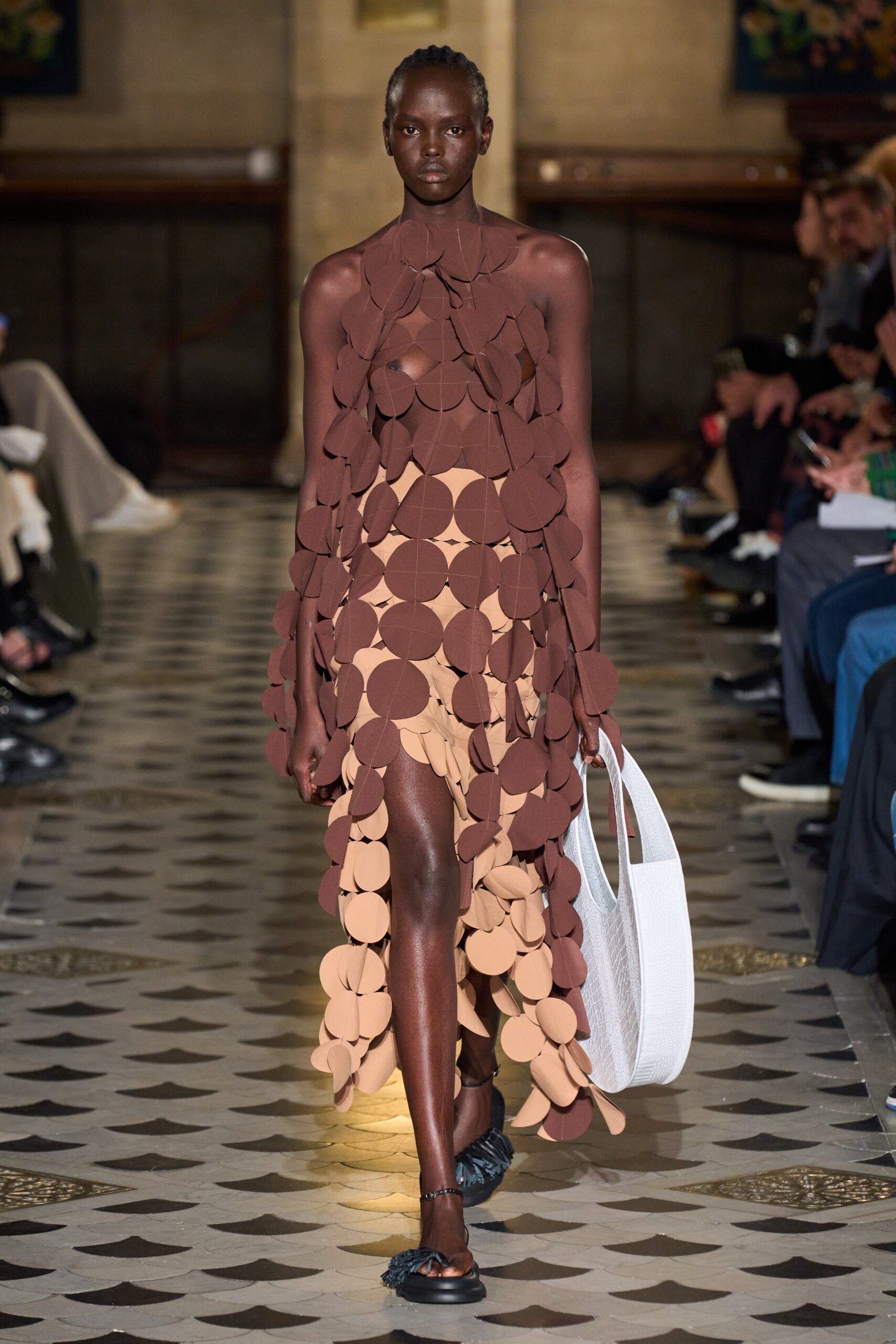 A.W.A.K.E. MODE S/S 23 Look 465