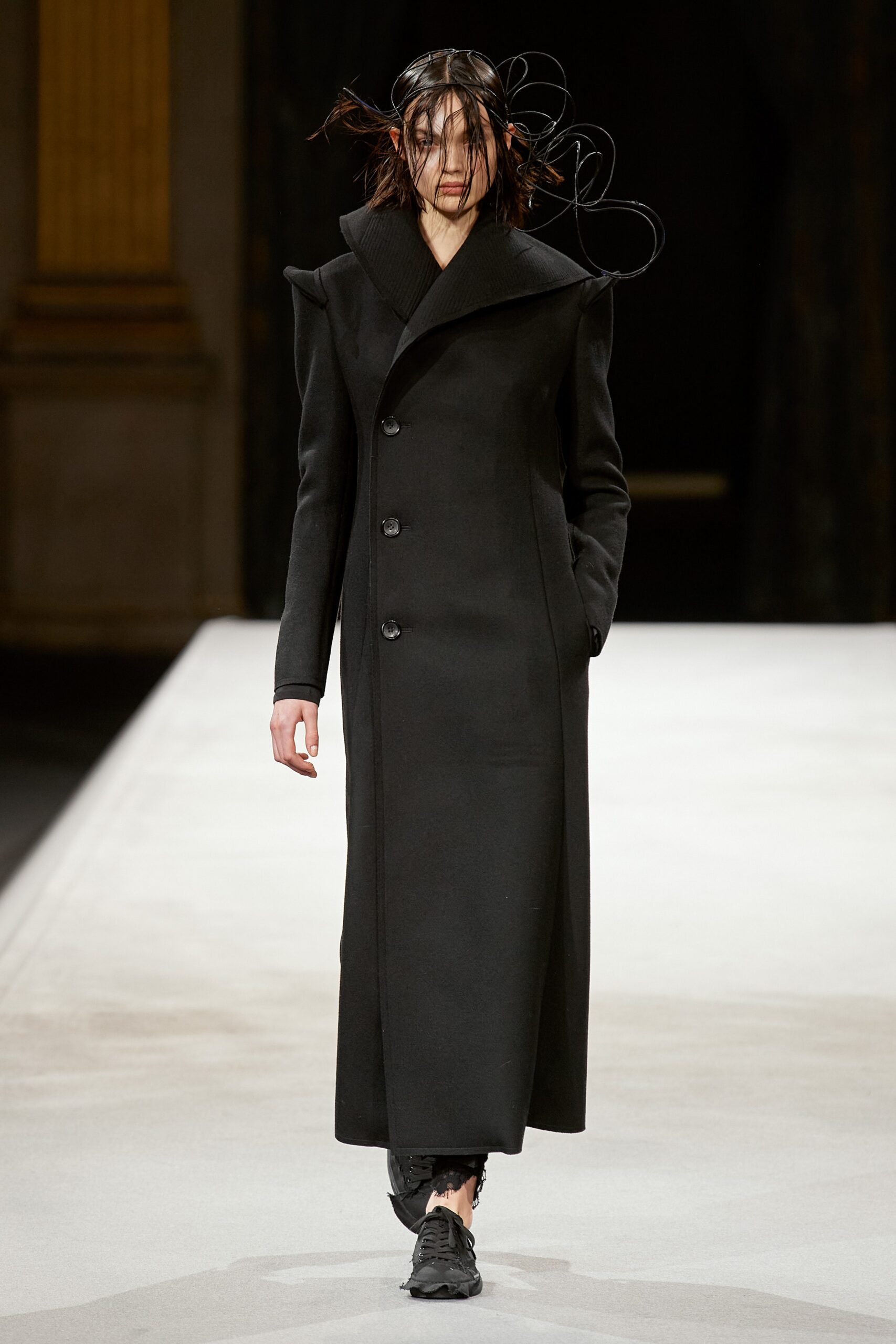 Yohji Yamamoto F/W 22 Look 29