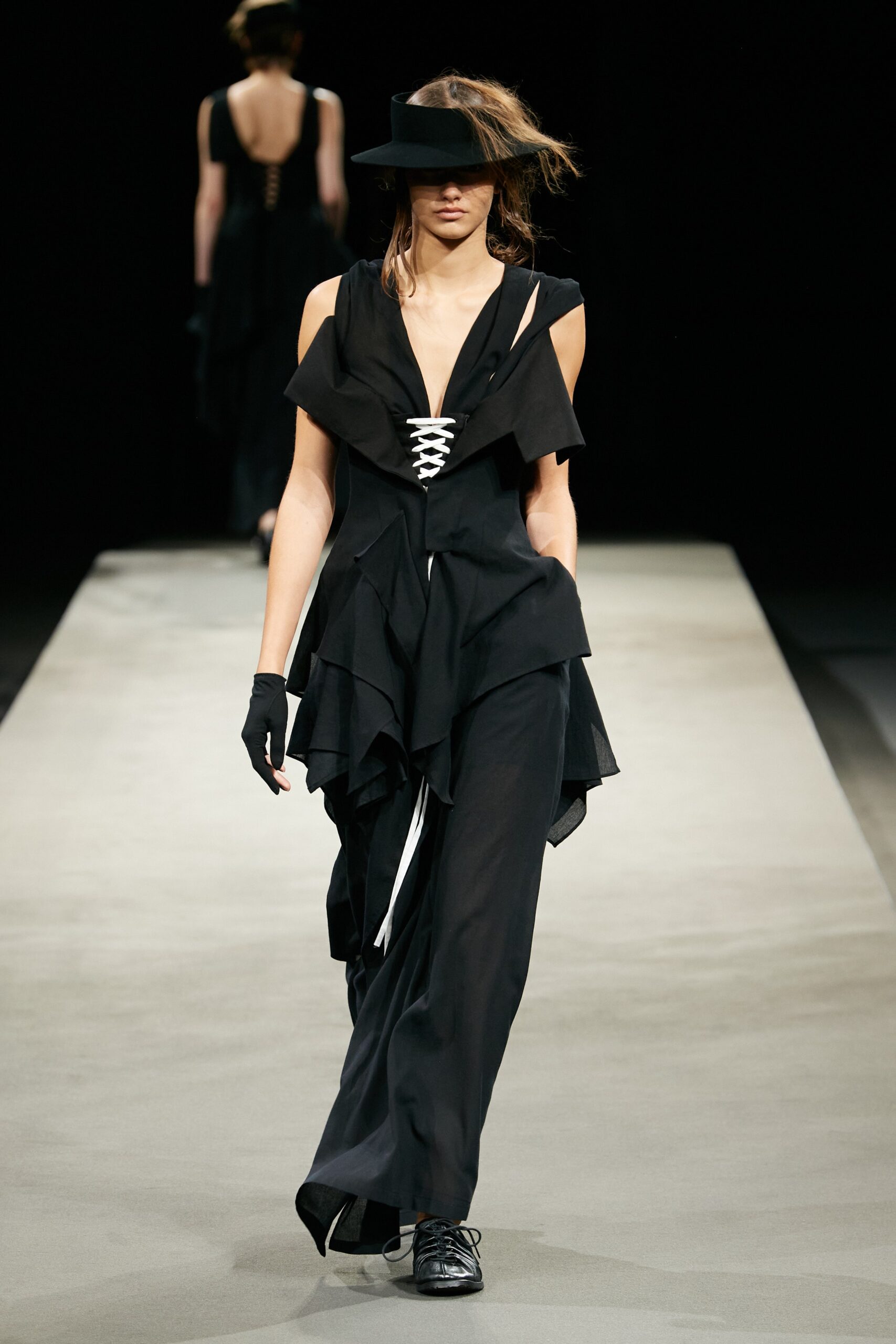 Yohji Yamamoto S/S 23 Look 29