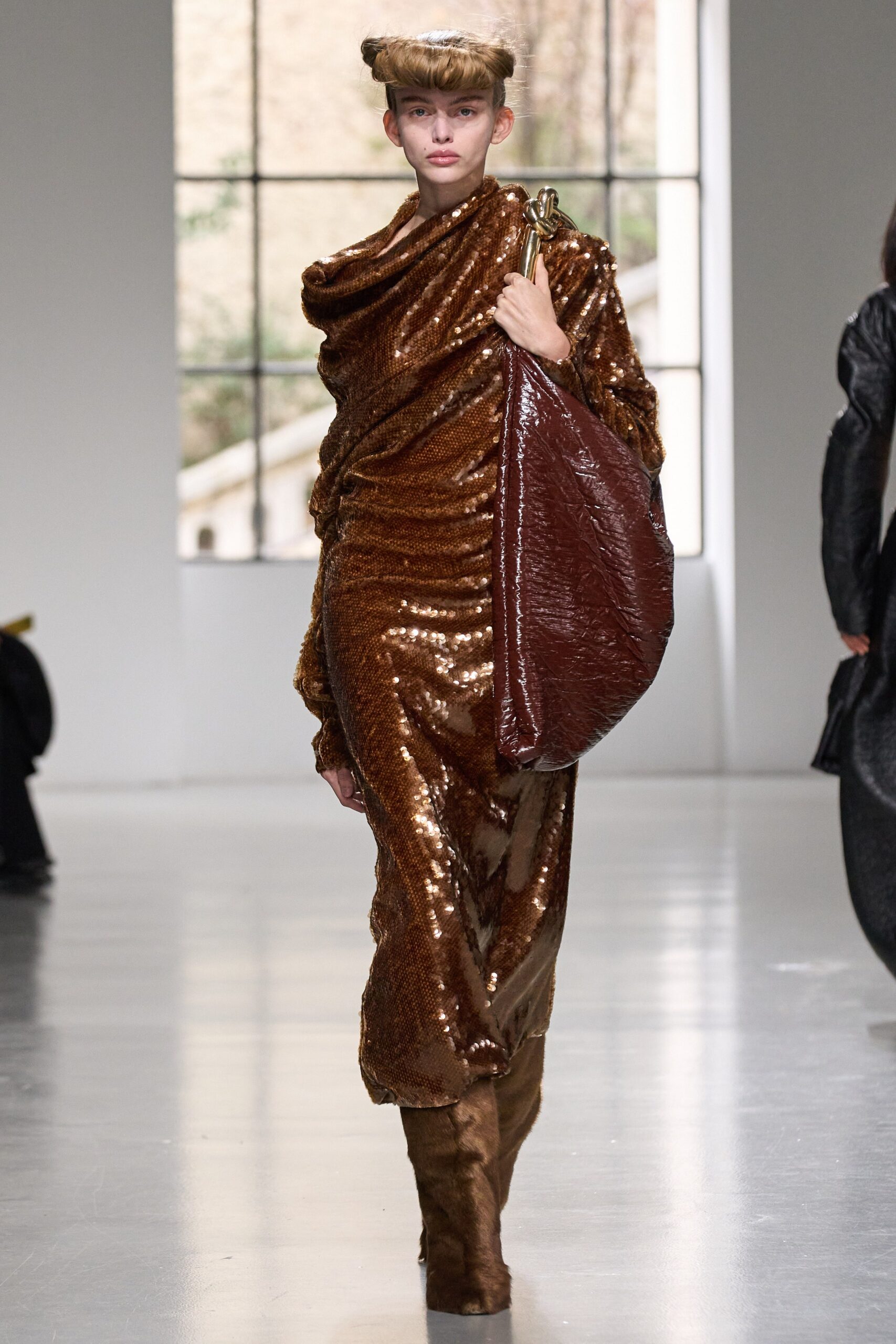 A.W.A.K.E. MODE F/W 23 Look 469