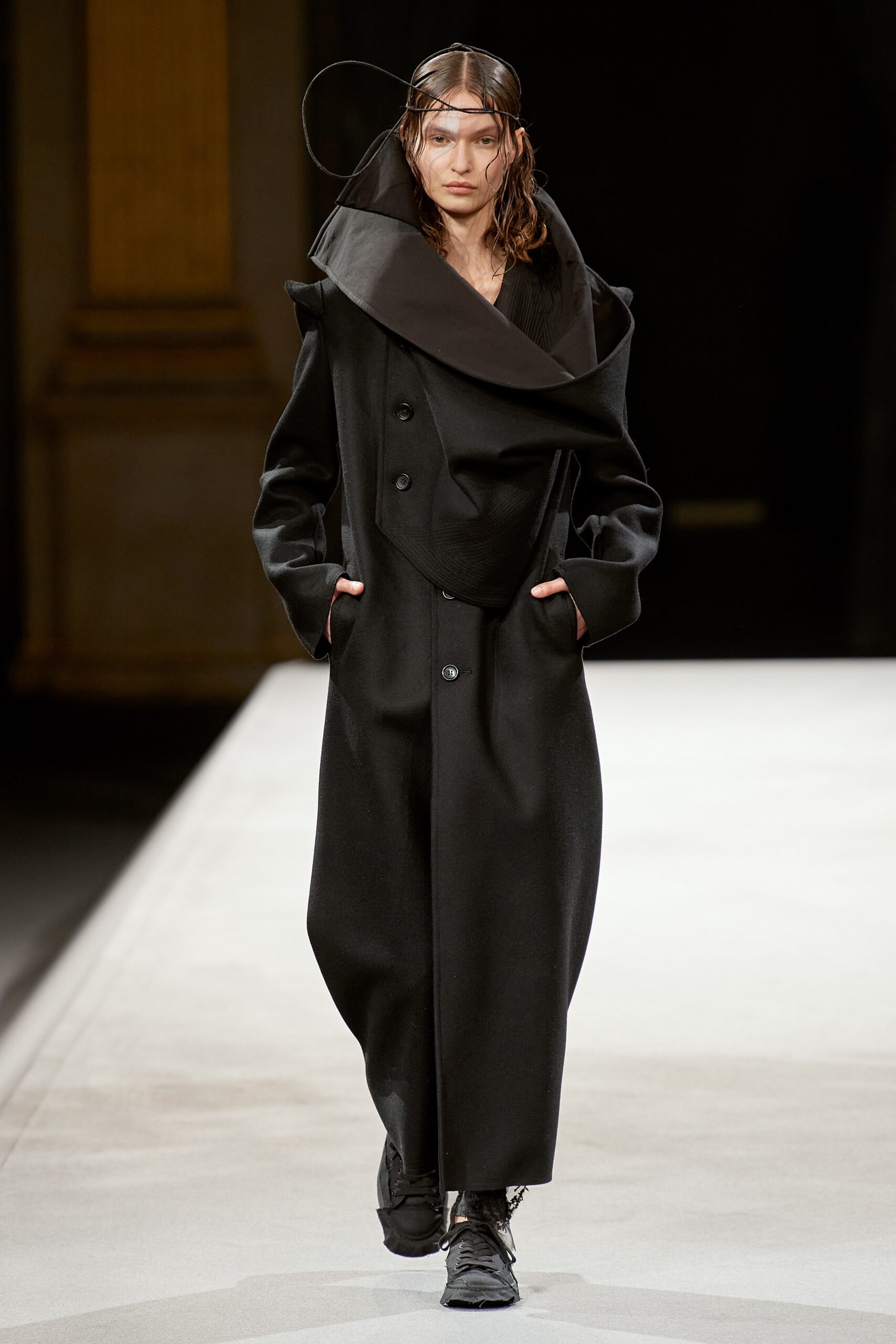 Yohji Yamamoto F/W 22 Look 30