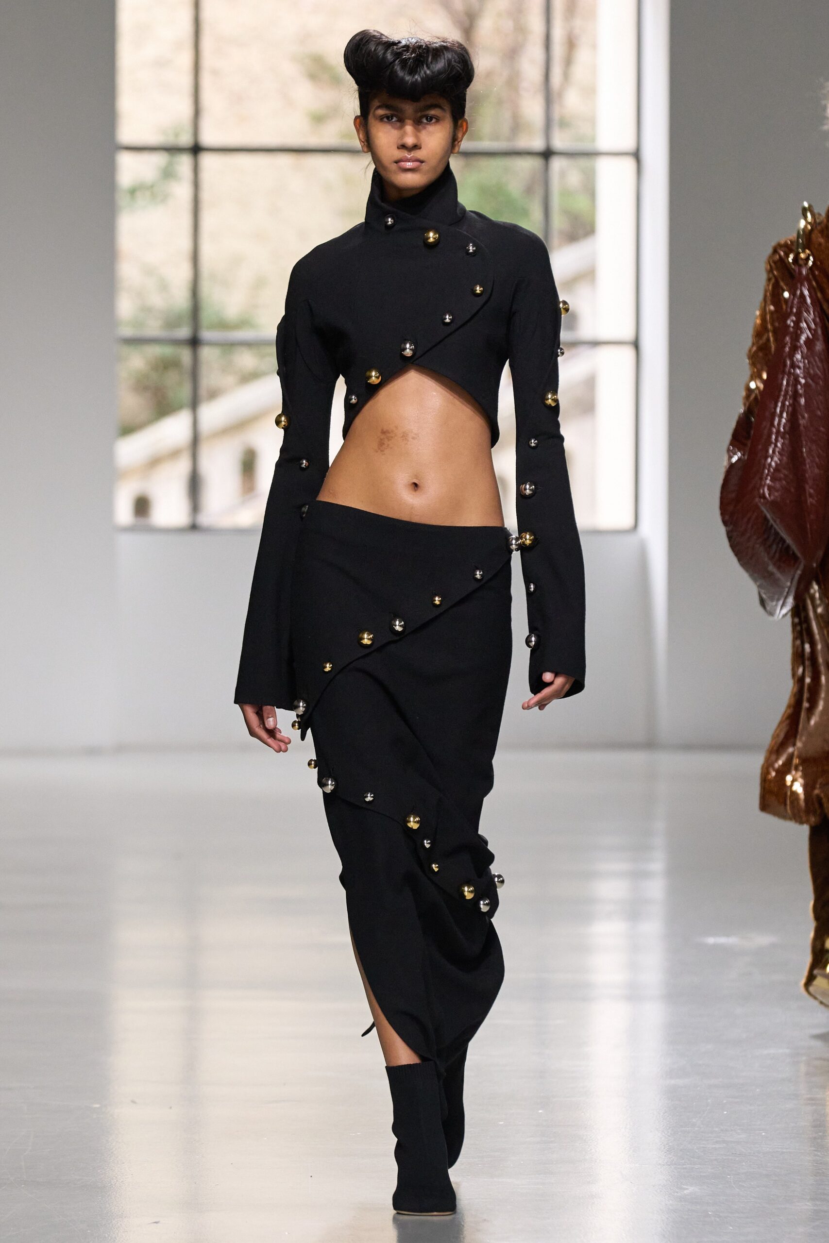 A.W.A.K.E. MODE F/W 23 Look 493