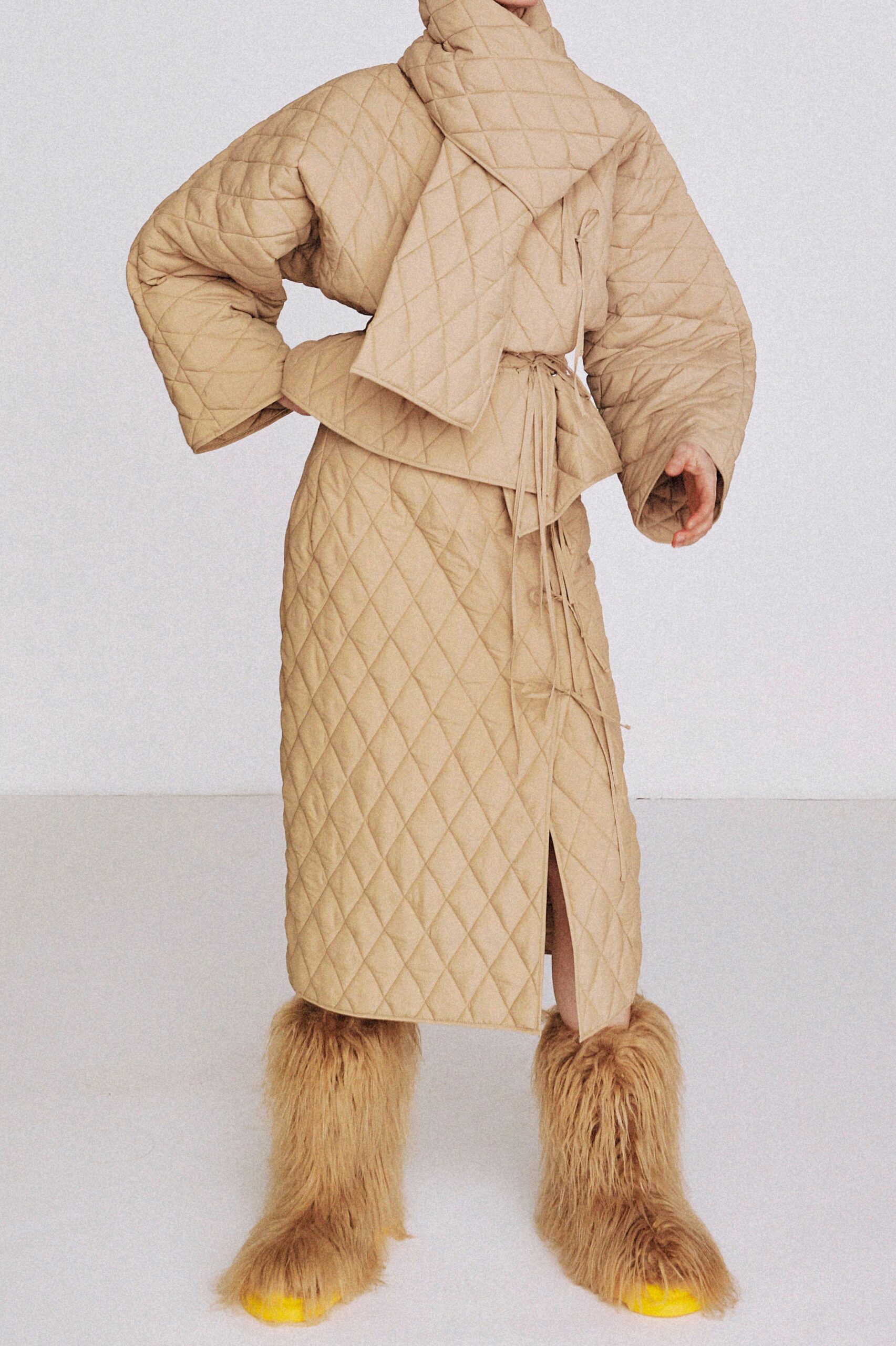 A.W.A.K.E. MODE Resort 23 Look 543