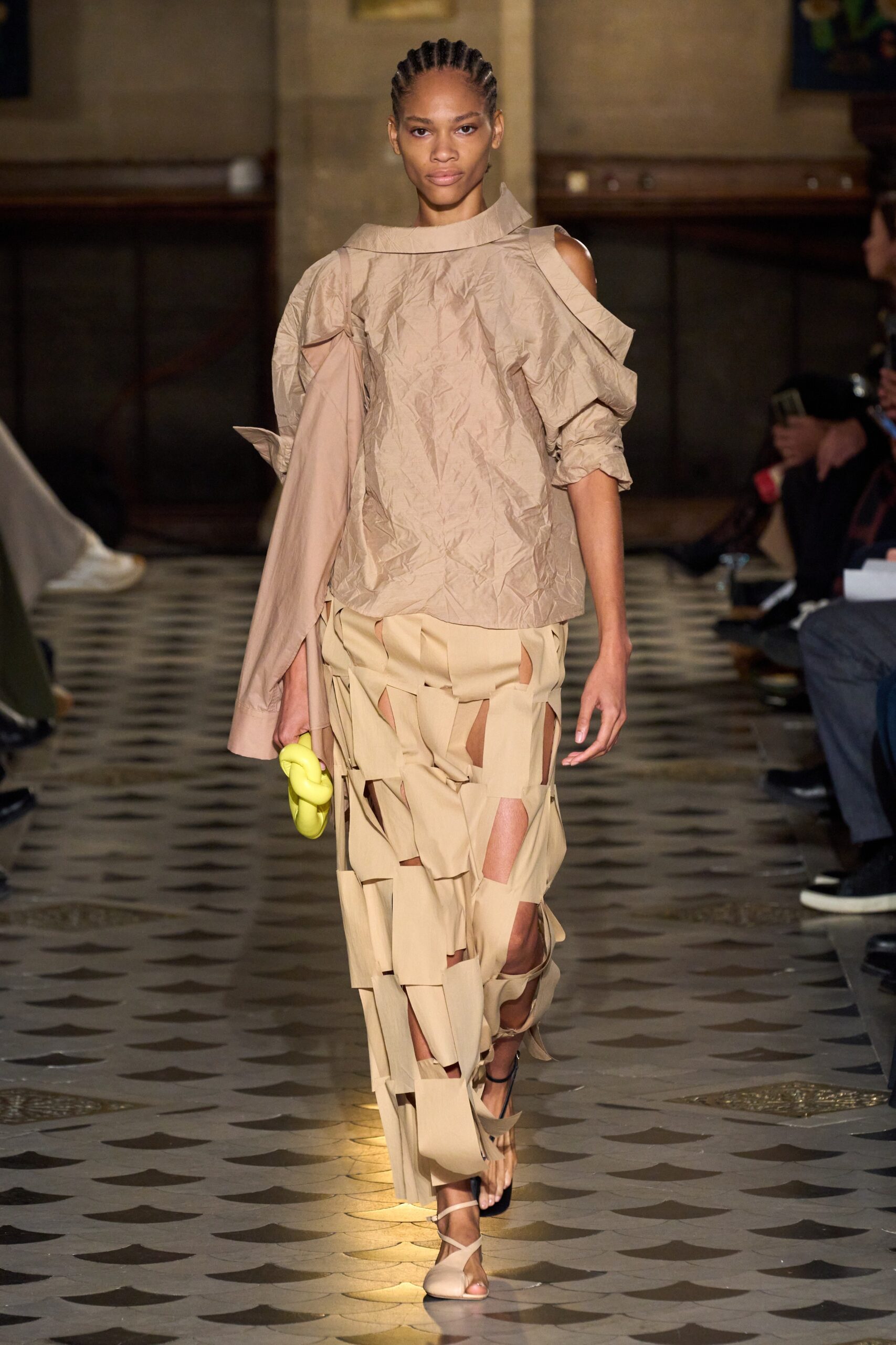 A.W.A.K.E. MODE S/S 23 Look 497