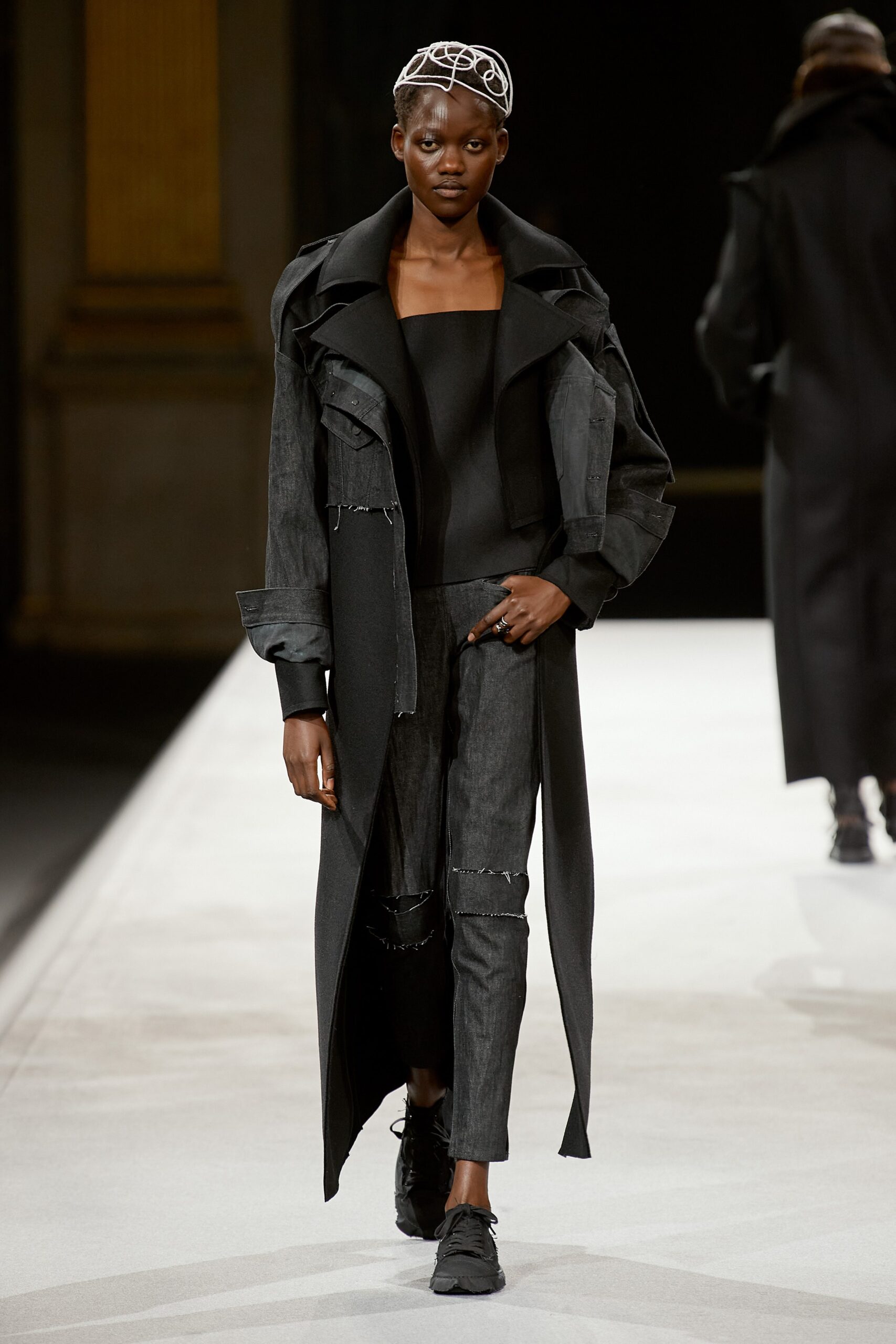 Yohji Yamamoto F/W 22 Look 31