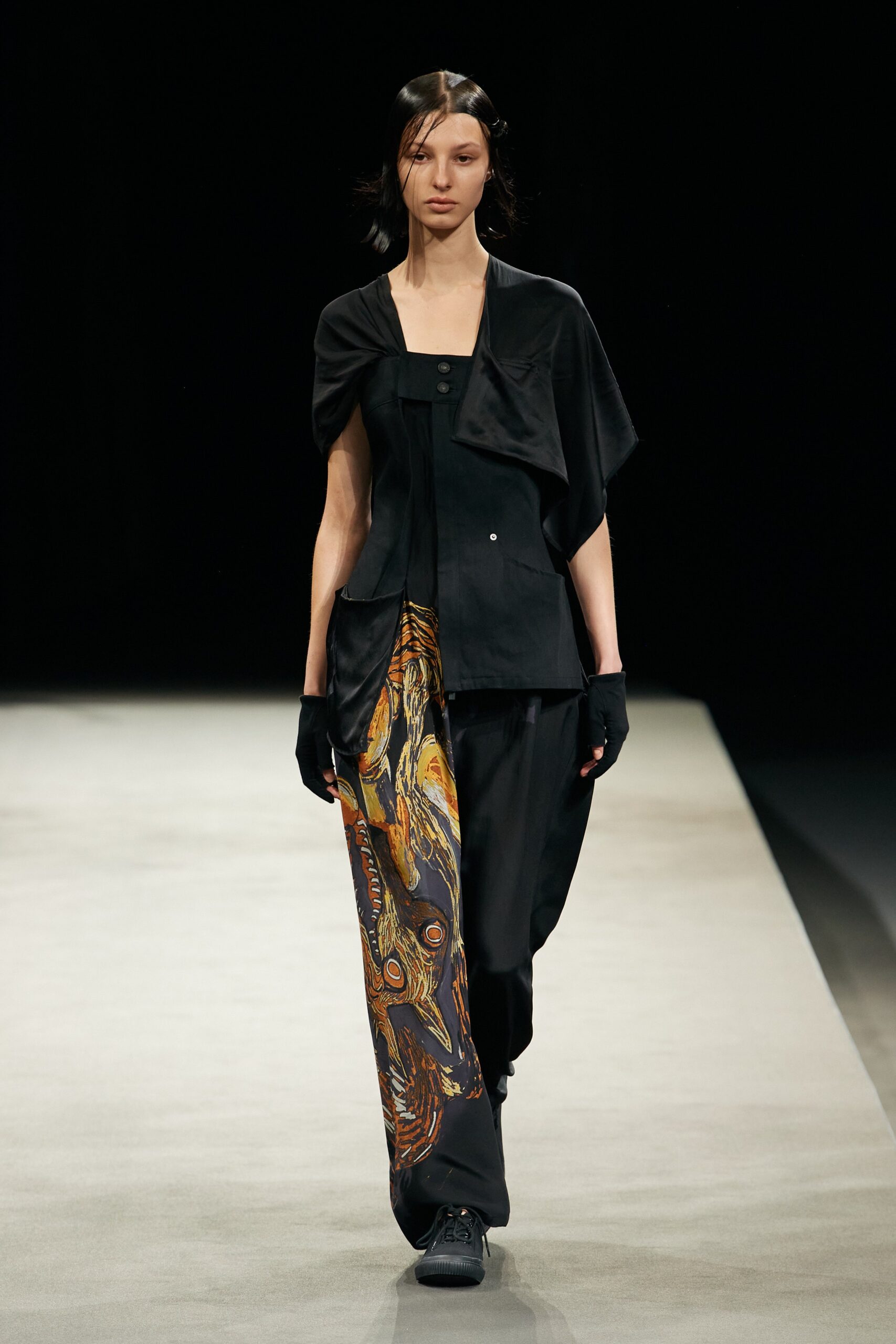 Yohji Yamamoto S/S 23 Look 31