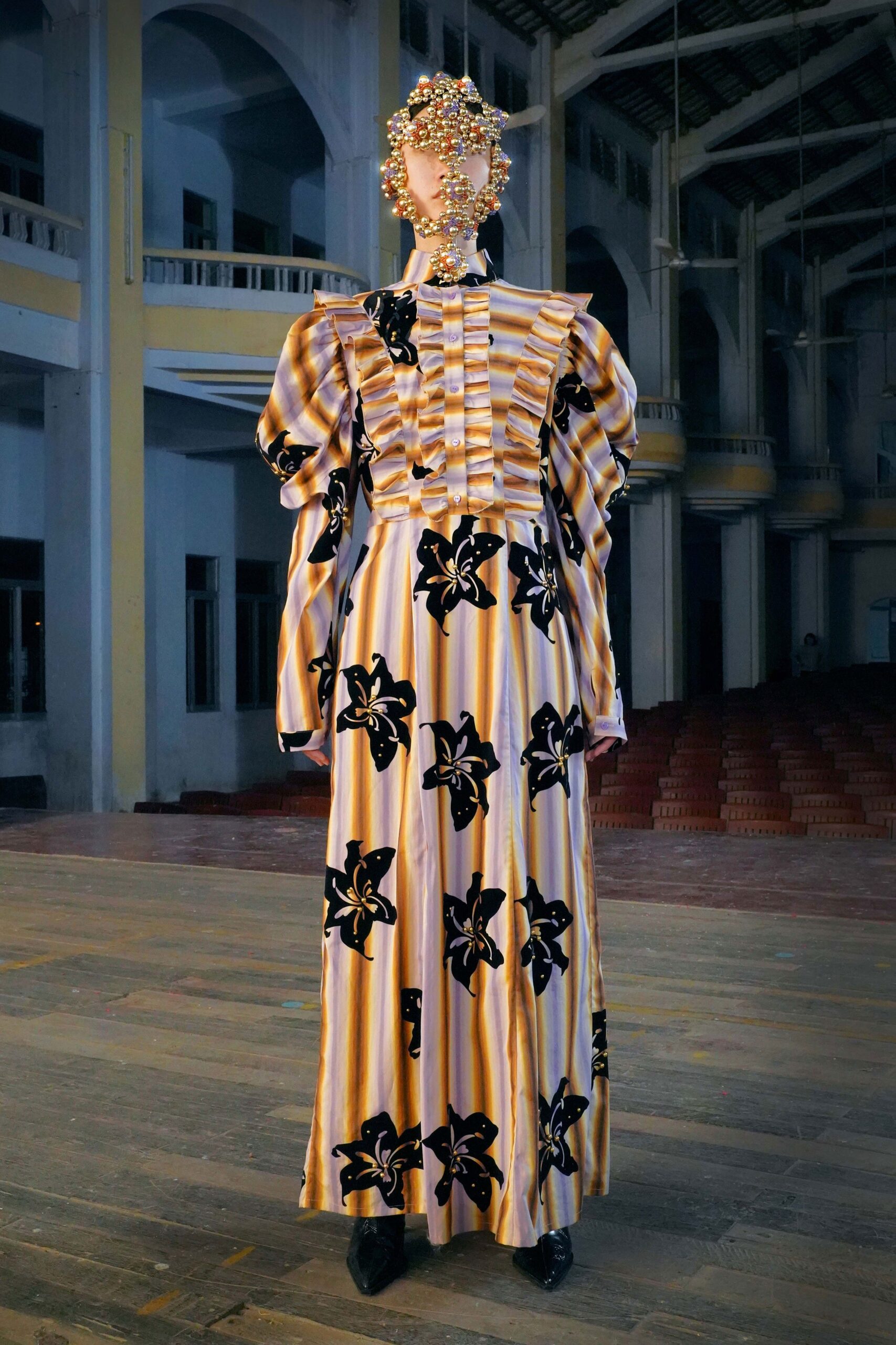 Yueqi Qi Shanghai F/W 22 Look 31