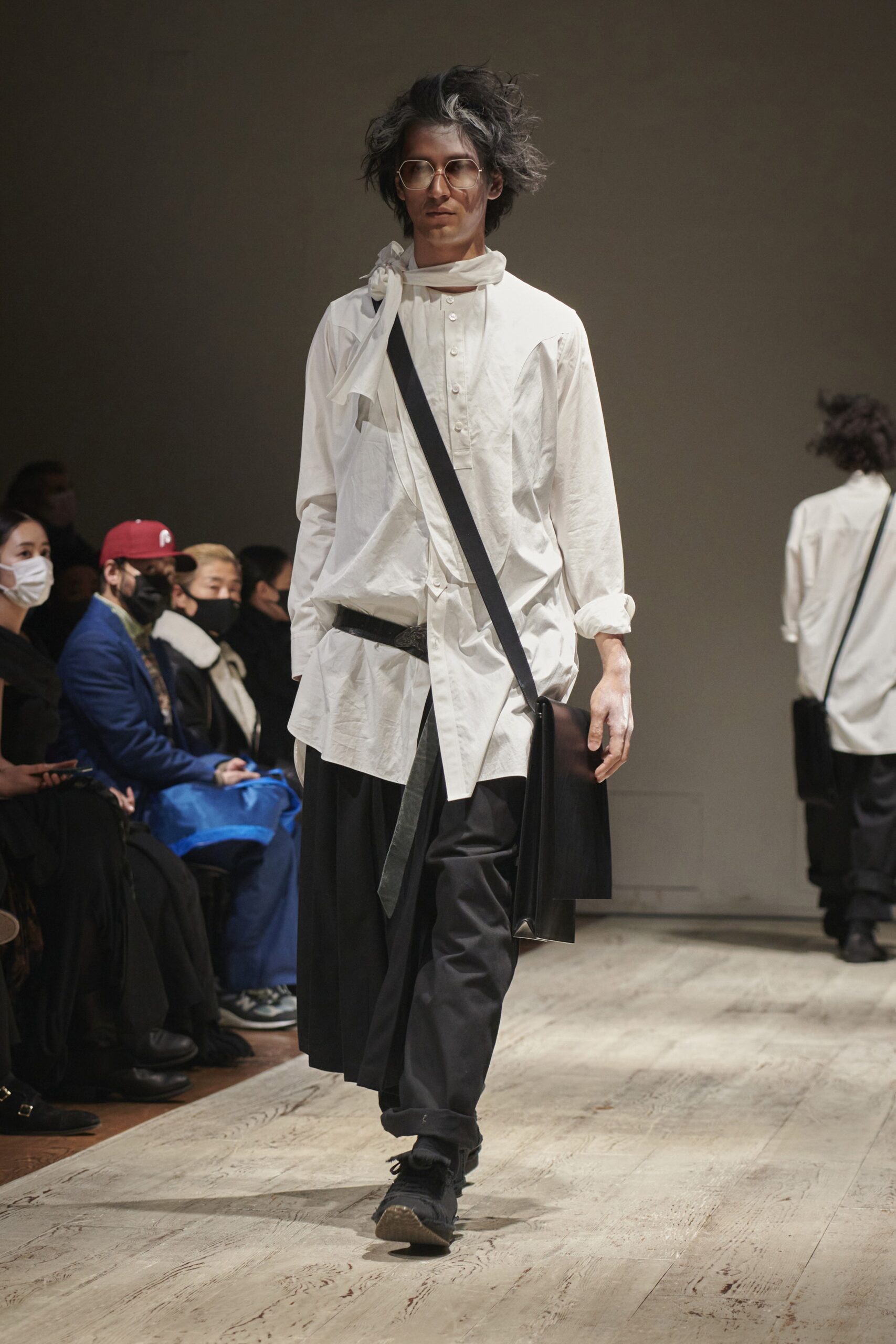 Yohji Yamamoto F/W 22 Menswear Look 32