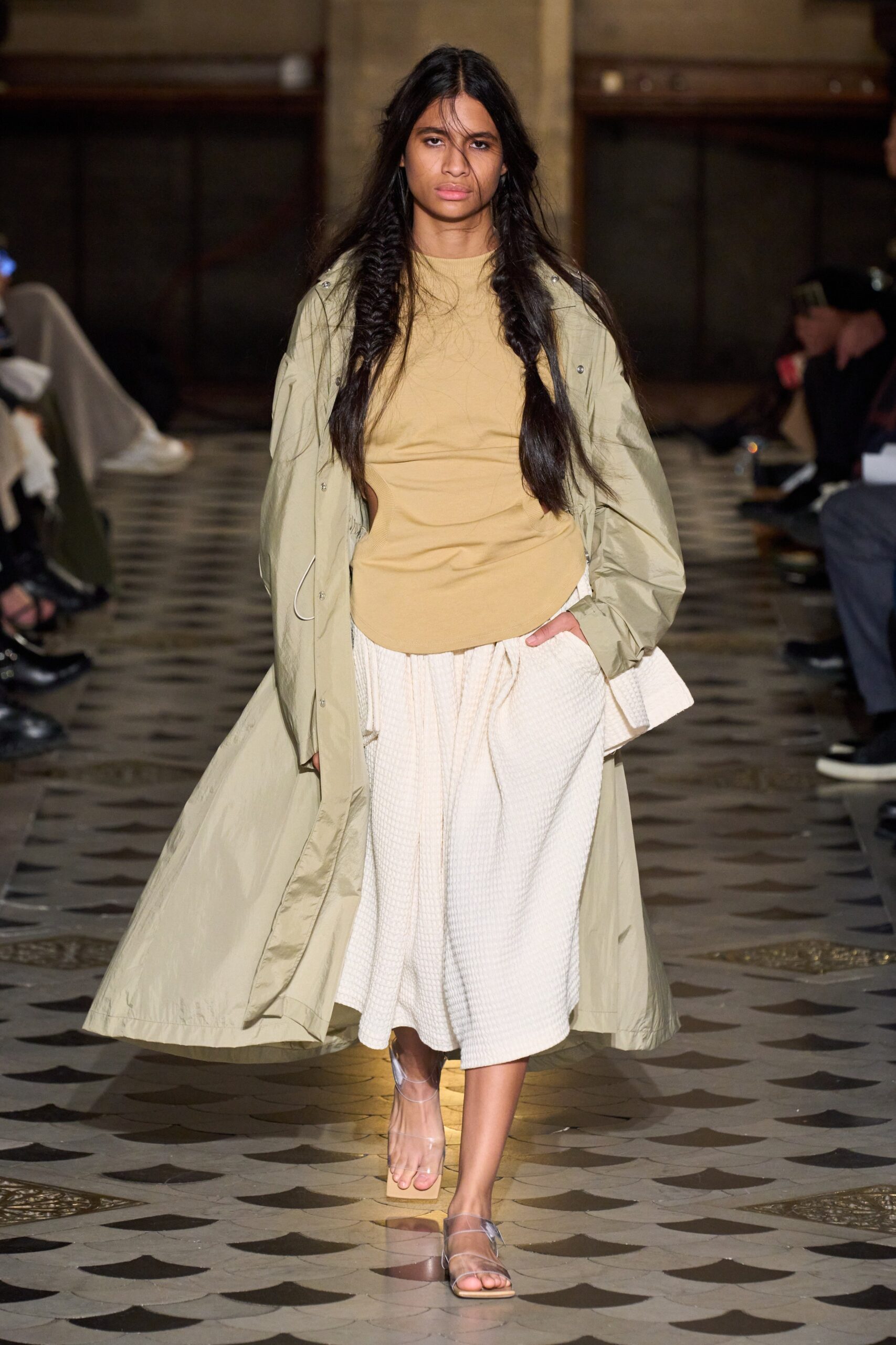 A.W.A.K.E. MODE S/S 23 Look 519