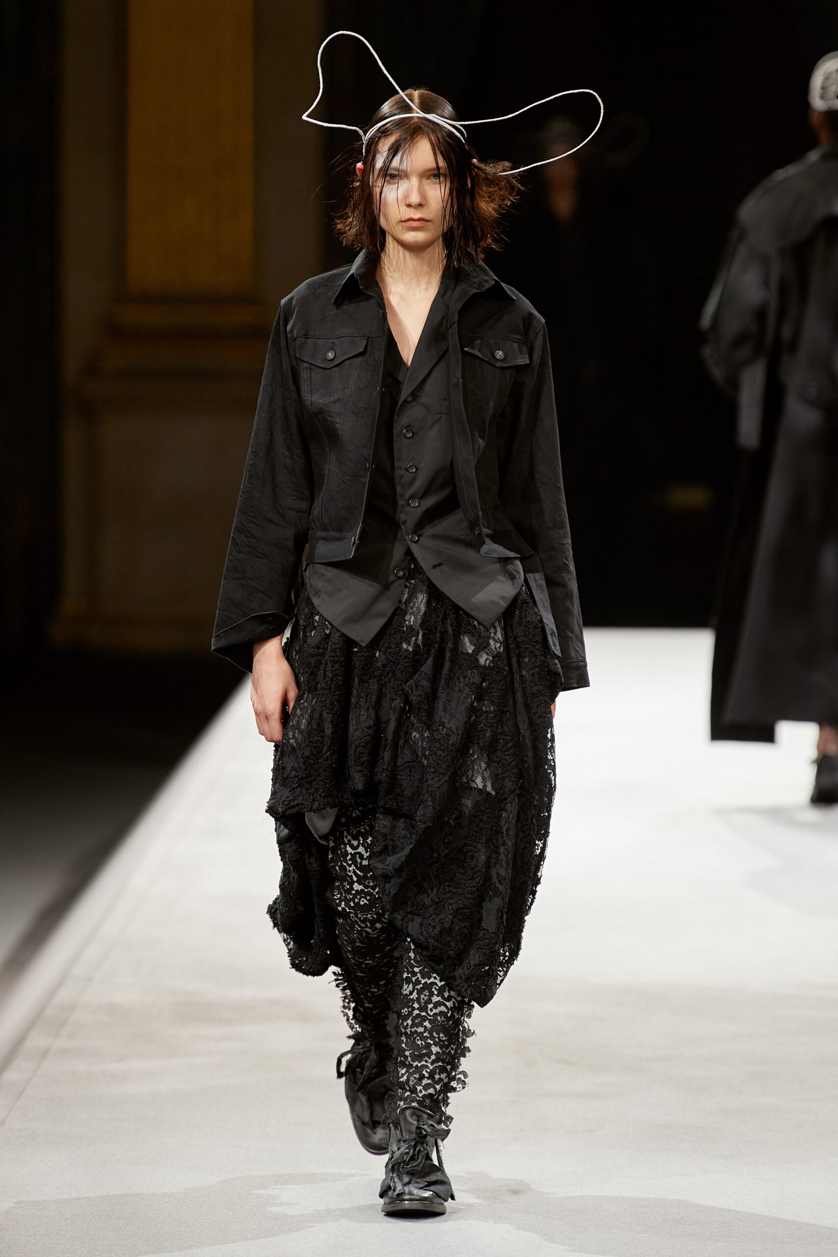 Yohji Yamamoto F/W 22 Look 32