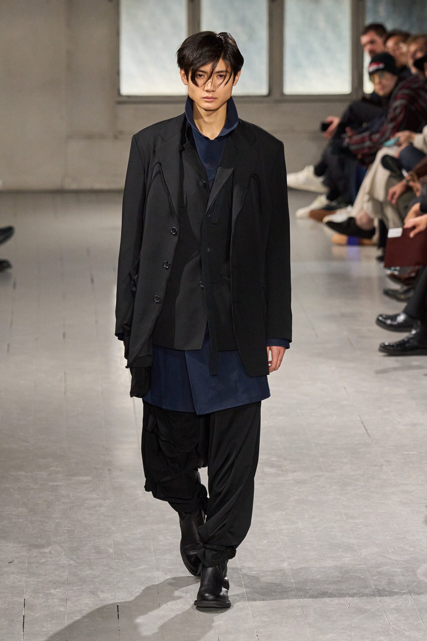 Yohji Yamamoto F/W 23 Menswear Look 32