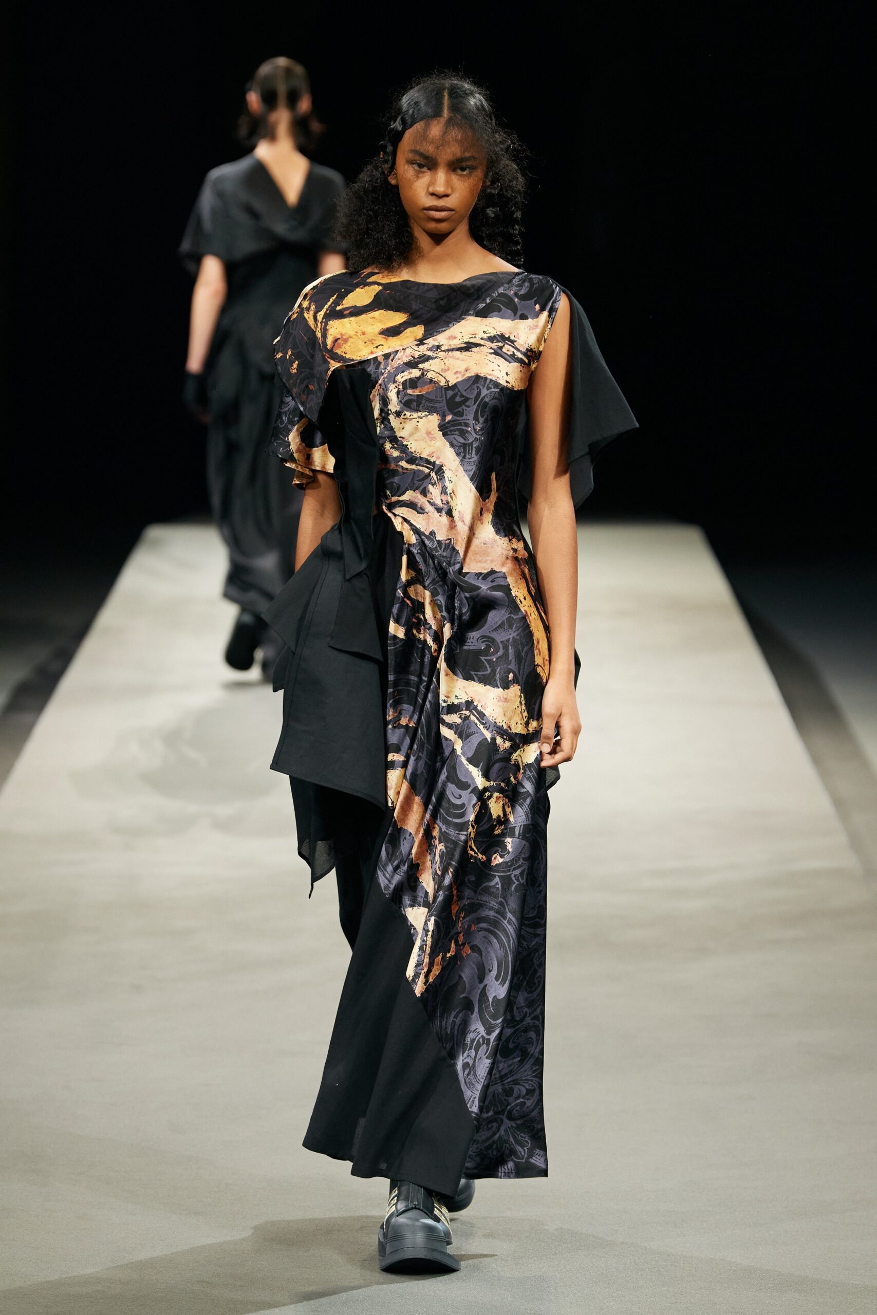 Yohji Yamamoto S/S 23 Look 32