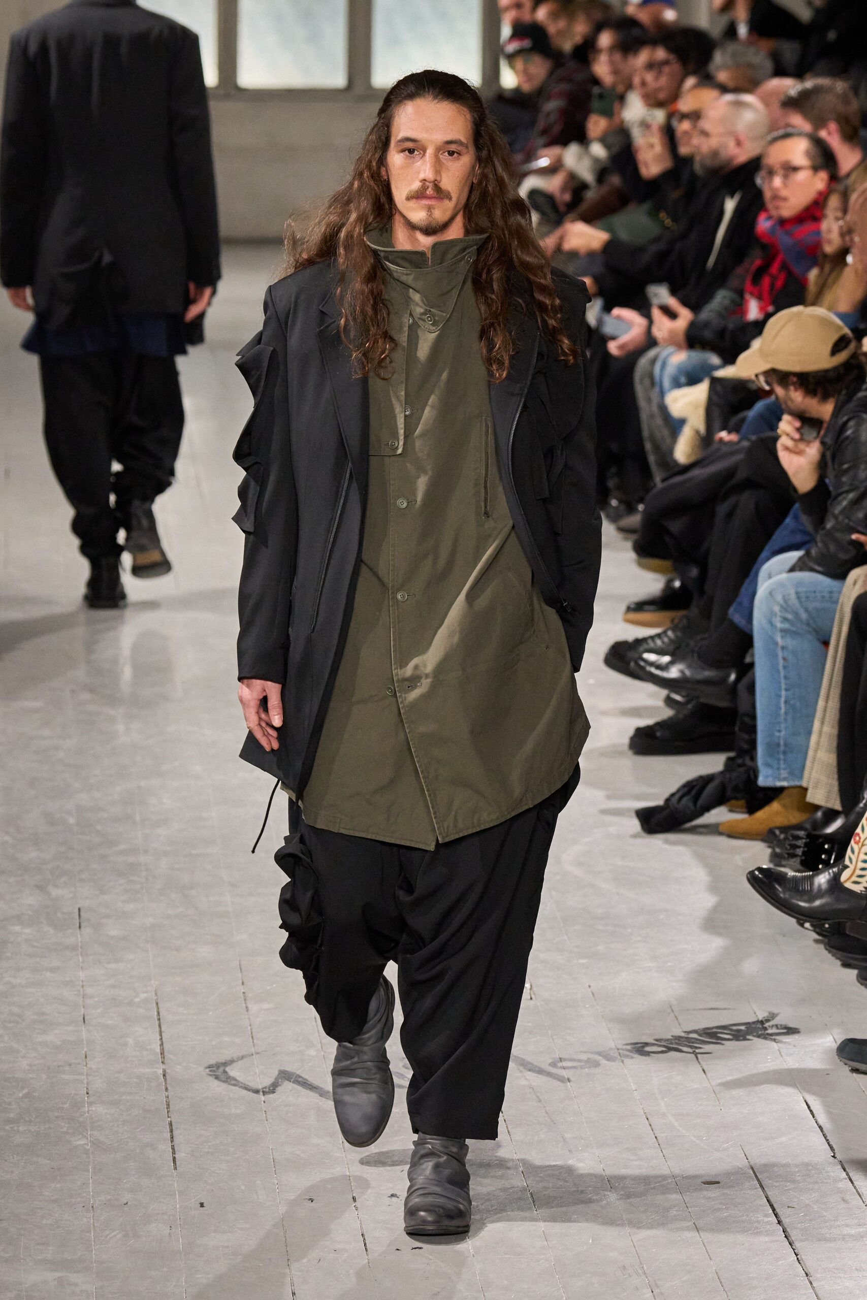 Yohji Yamamoto F/W 23 Menswear Look 33