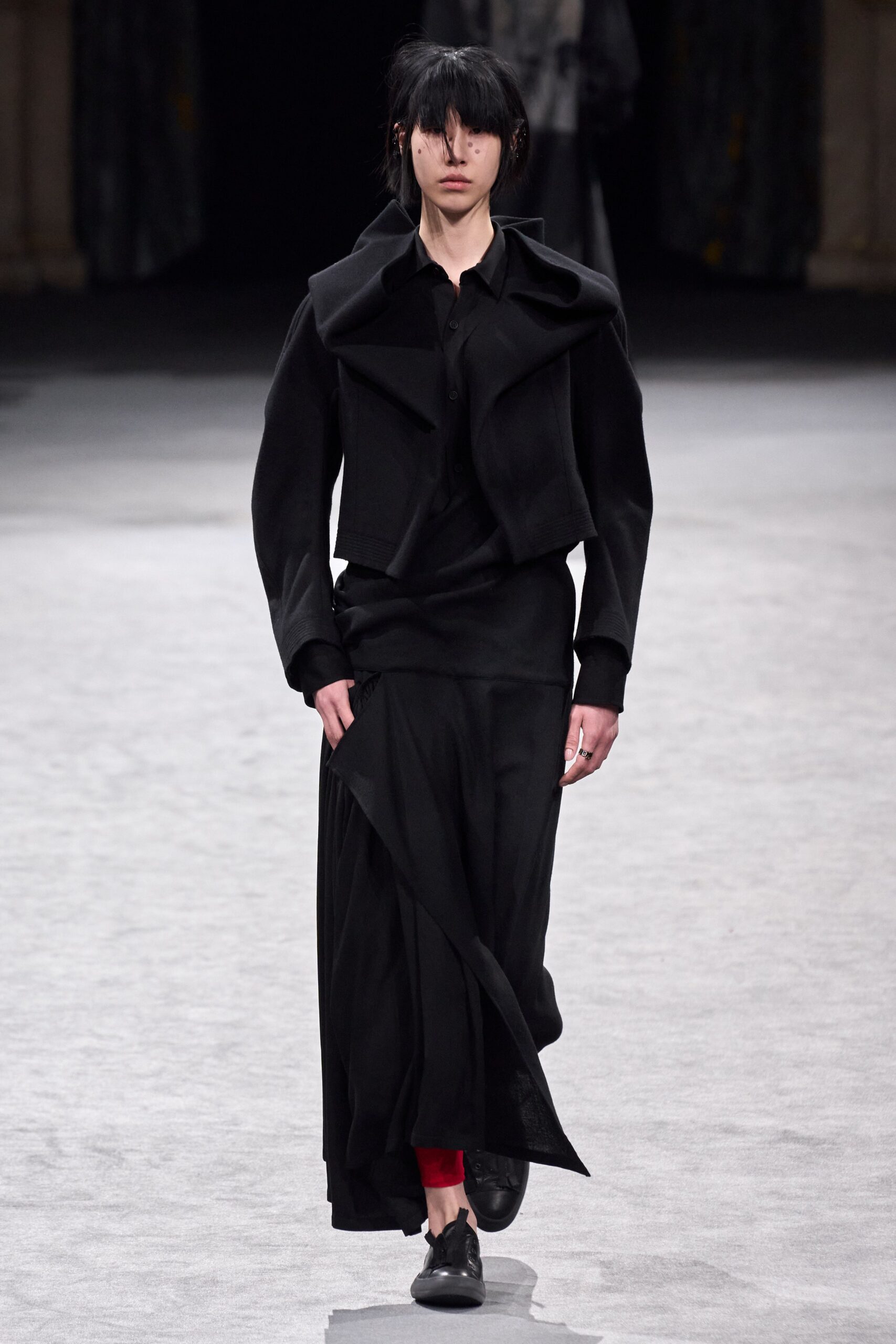 Yohji Yamamoto F/W 23 Look 33