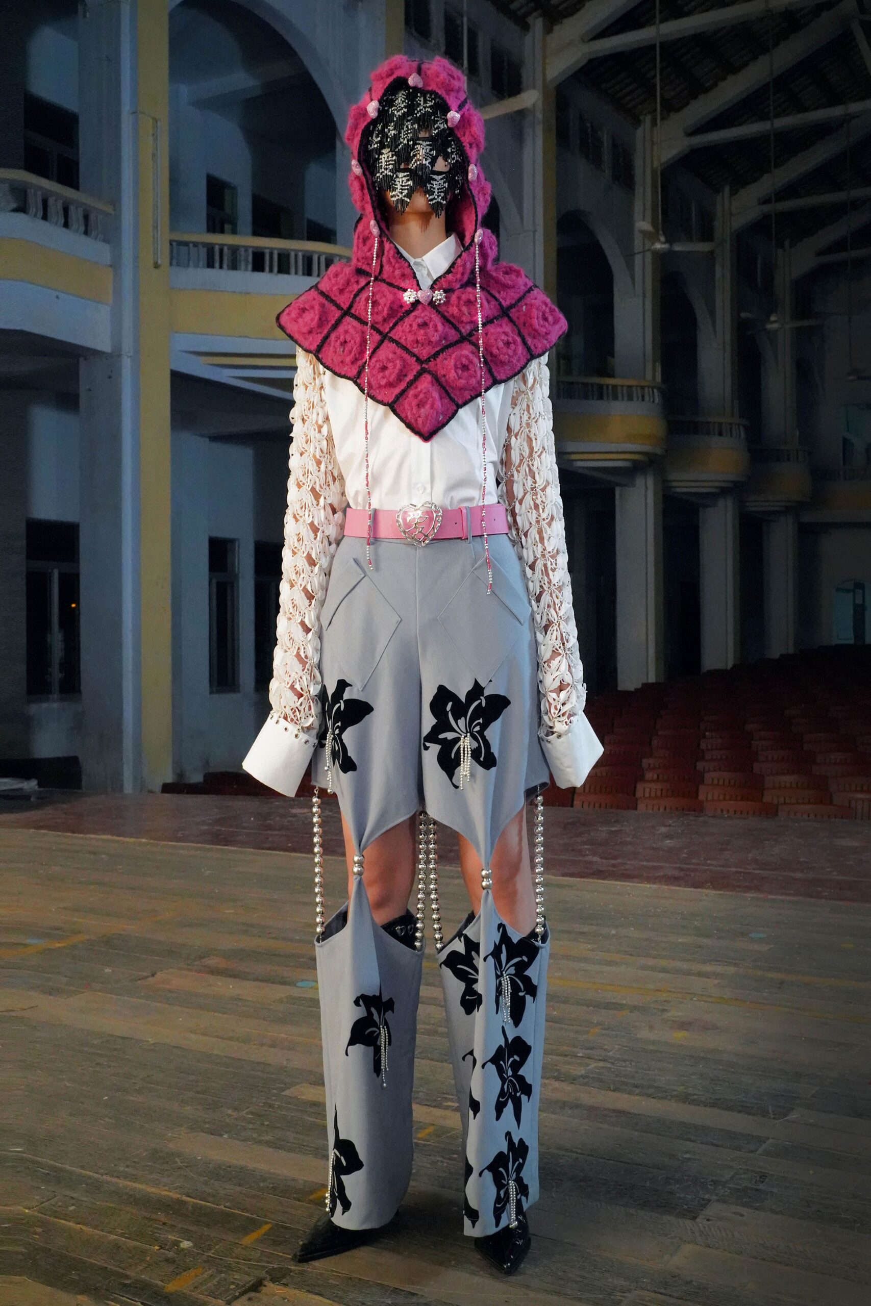 Yueqi Qi Shanghai F/W 22 Look 33