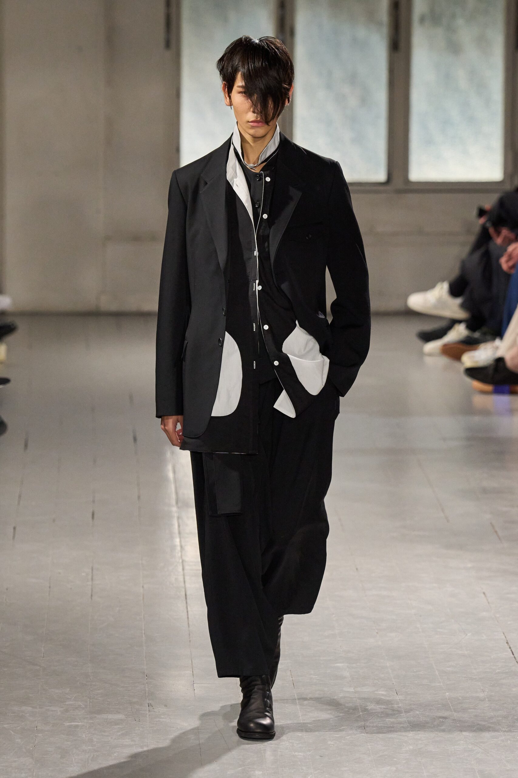Yohji Yamamoto F/W 23 Menswear Look 34