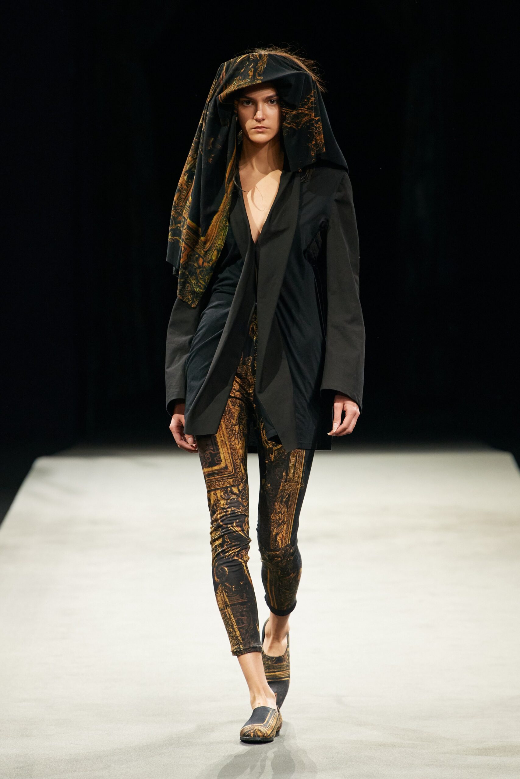 Yohji Yamamoto S/S 23 Look 34