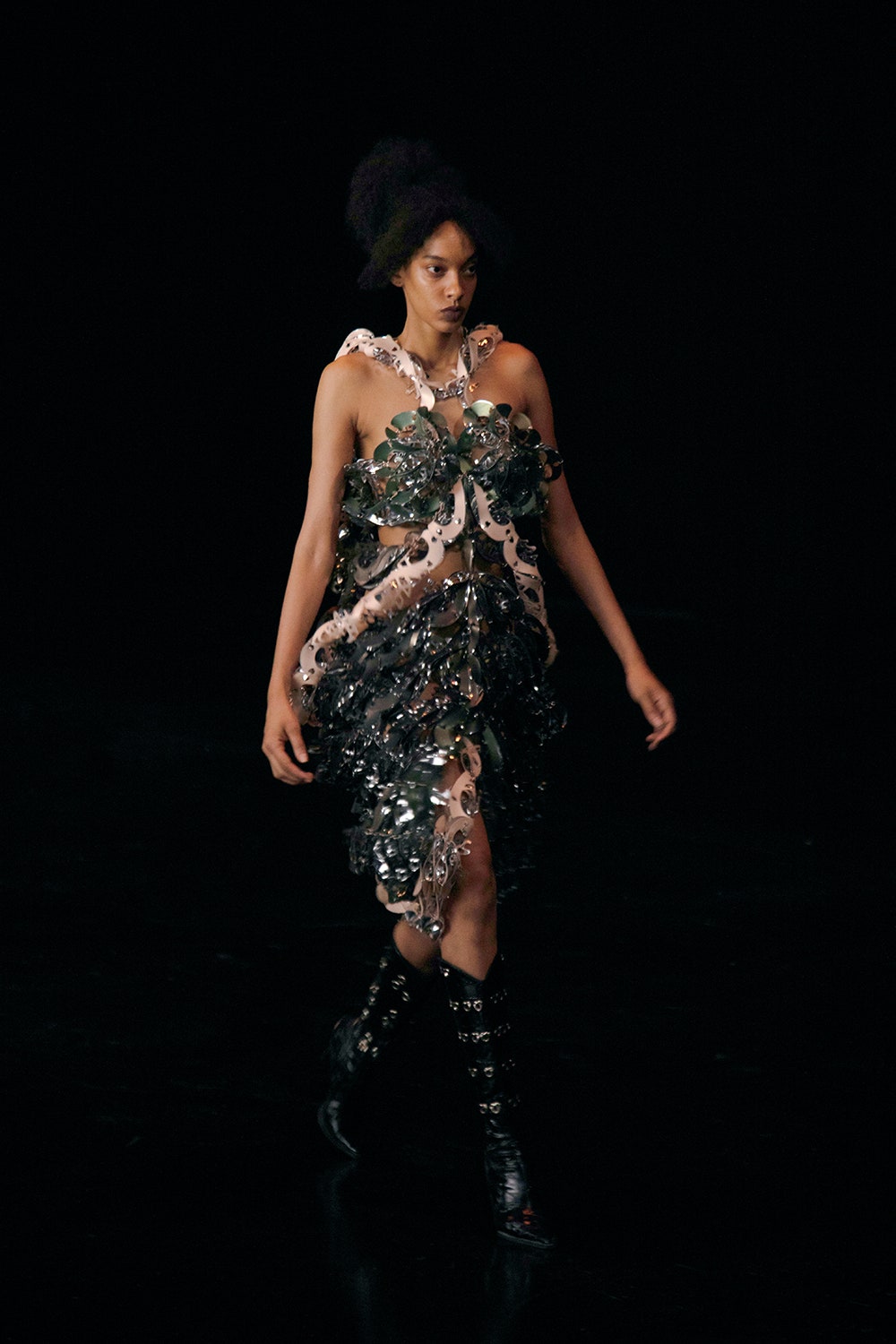 Yueqi Qi Shanghai S/S 23 Look 34