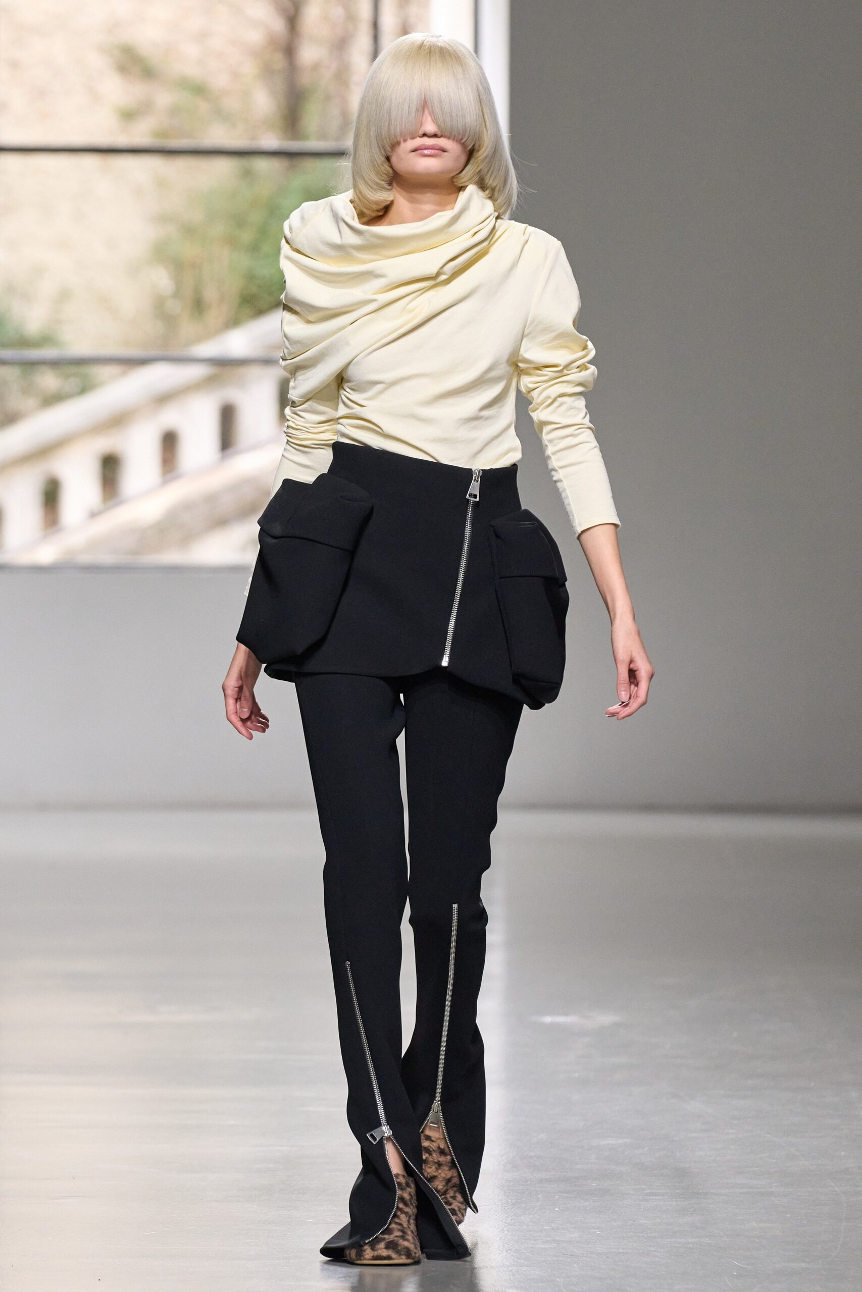 A.W.A.K.E. MODE F/W 23 Look 558