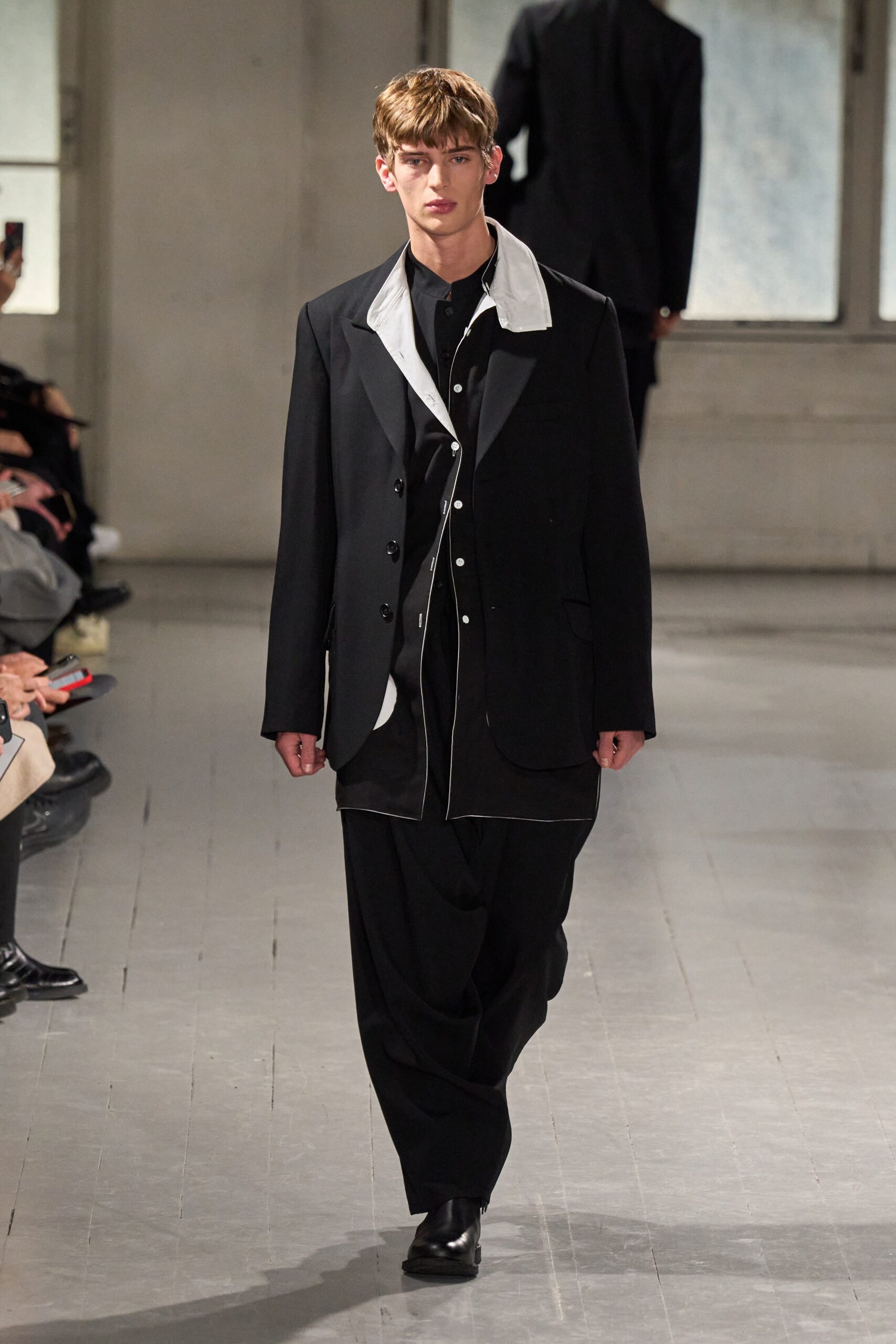 Yohji Yamamoto F/W 23 Menswear Look 35