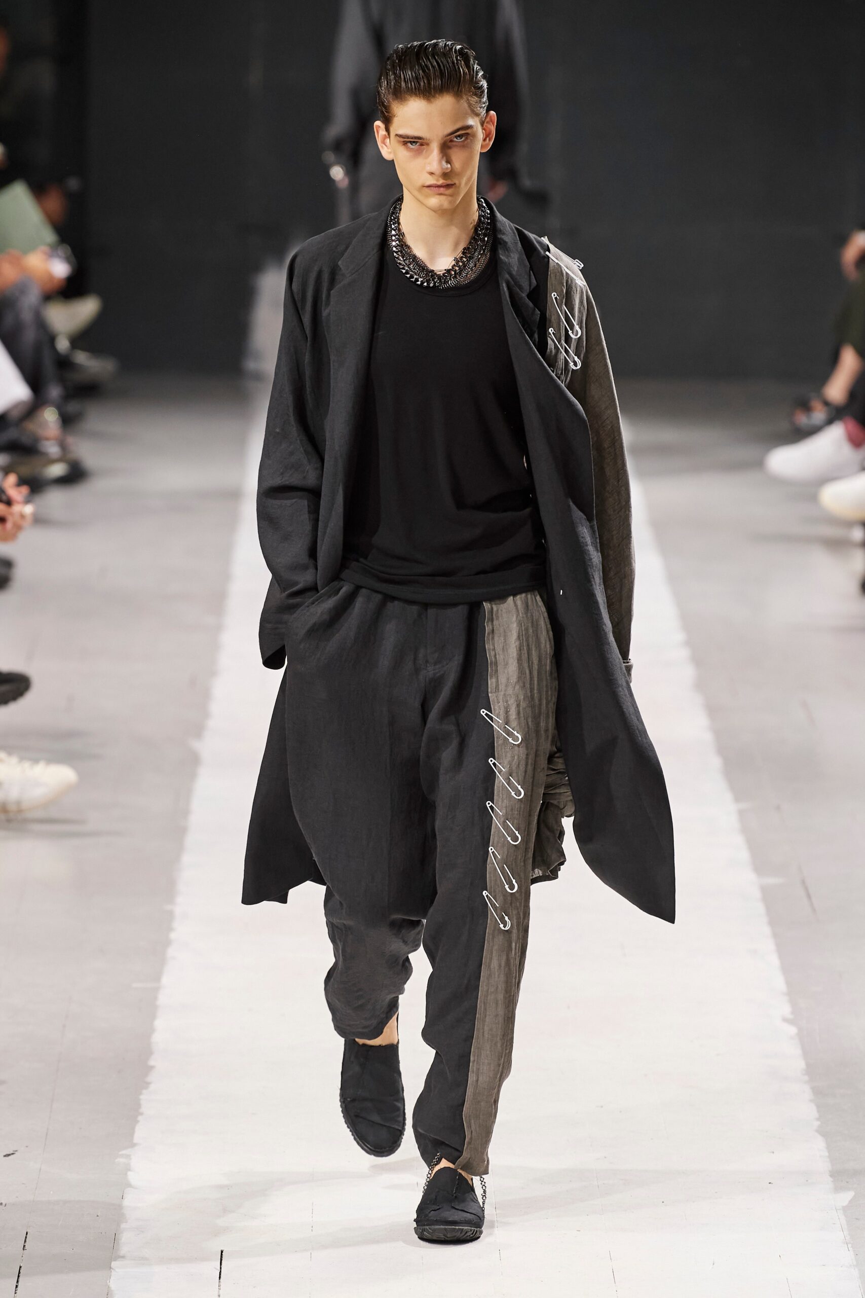 Yohji Yamamoto S/S 24 Menswear Look 35