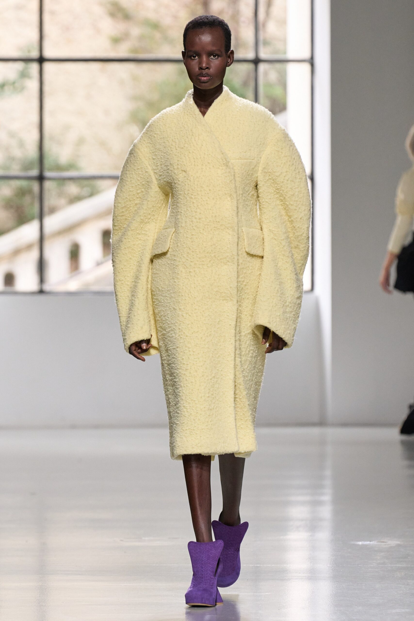 A.W.A.K.E. MODE F/W 23 Look 587