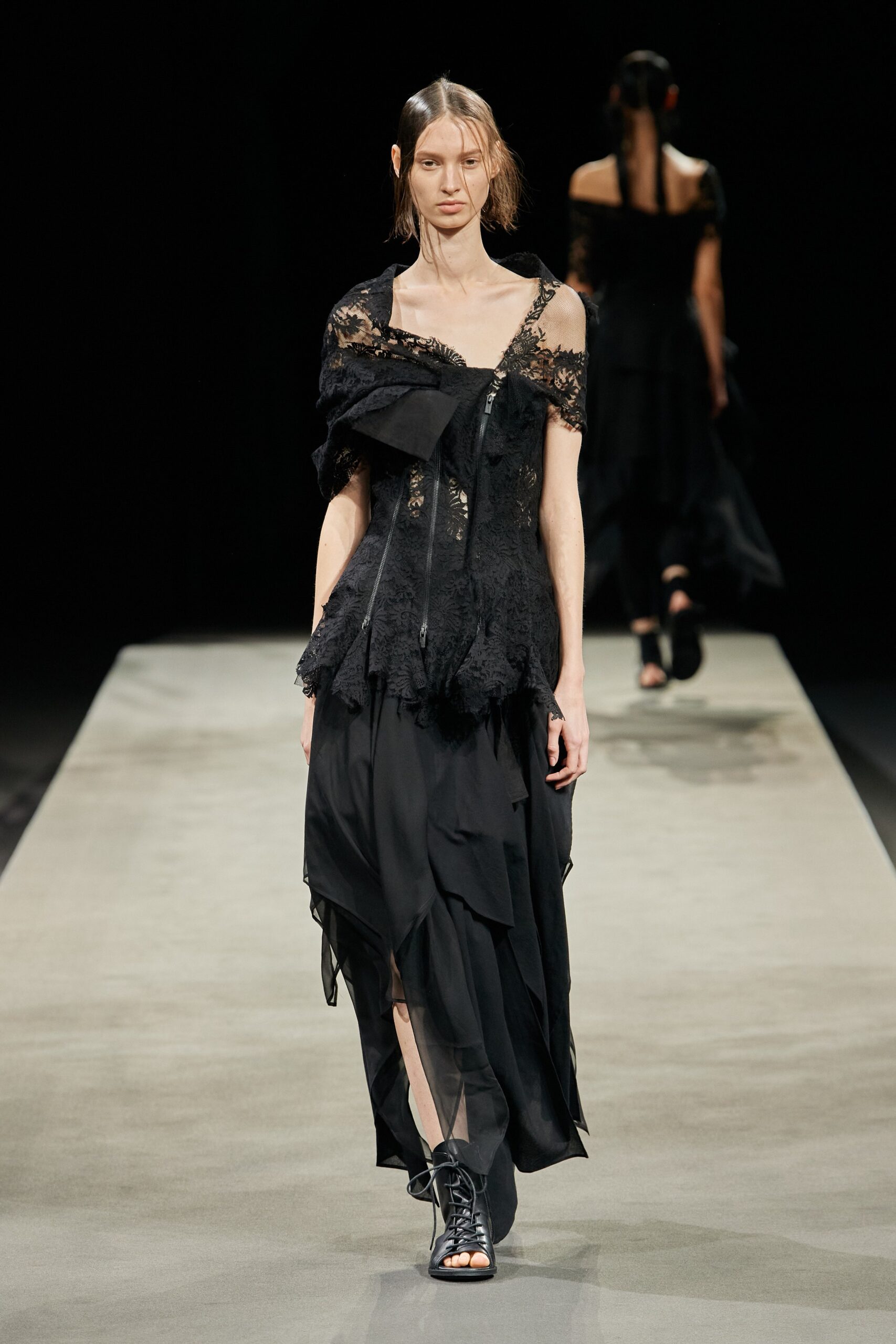 Yohji Yamamoto S/S 23 Look 37