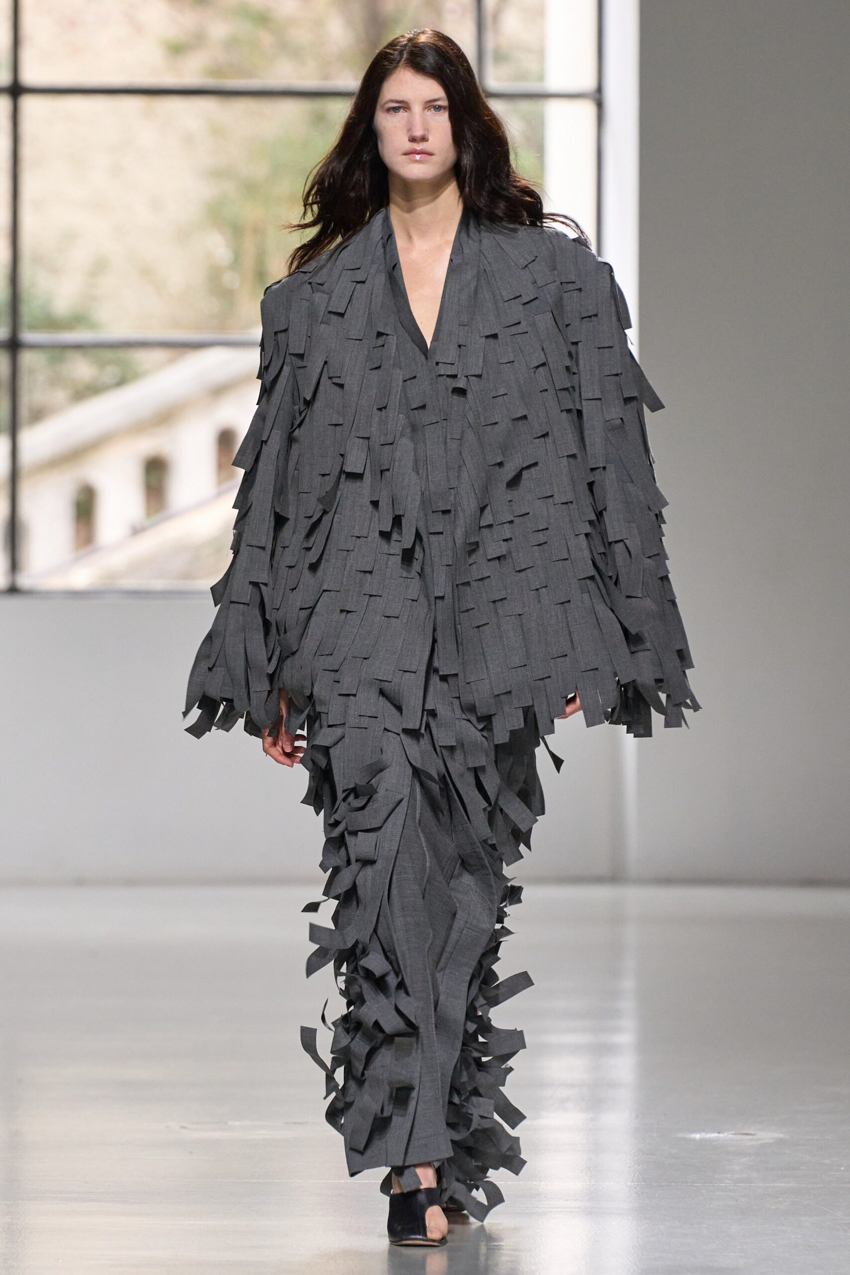 A.W.A.K.E. MODE F/W 23 Look 607