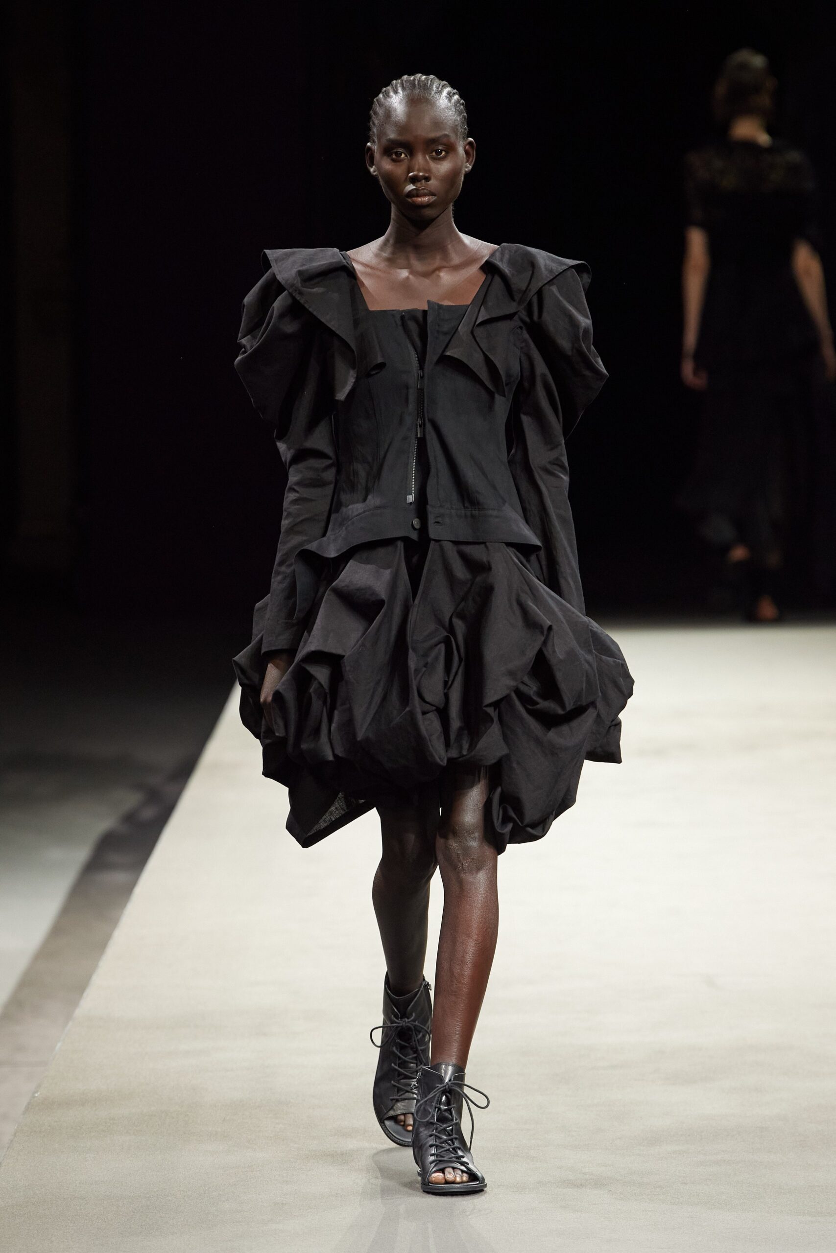 Yohji Yamamoto S/S 23 Look 38