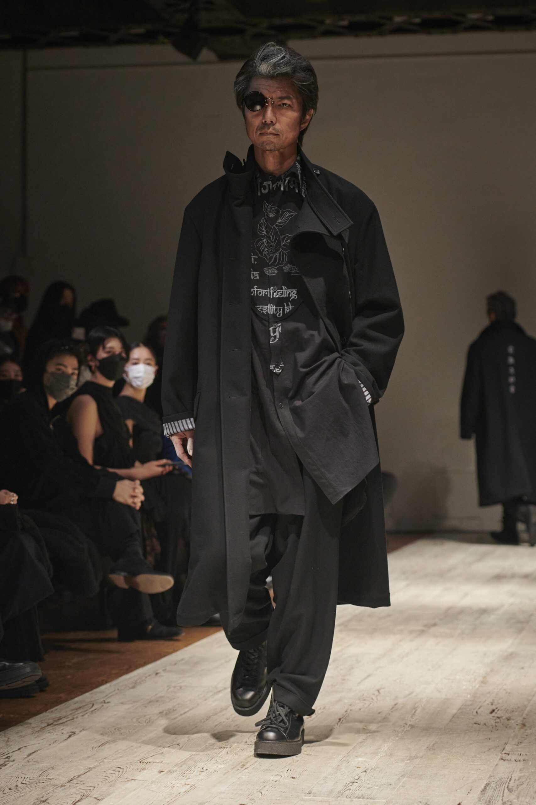Yohji Yamamoto F/W 22 Menswear Look 39