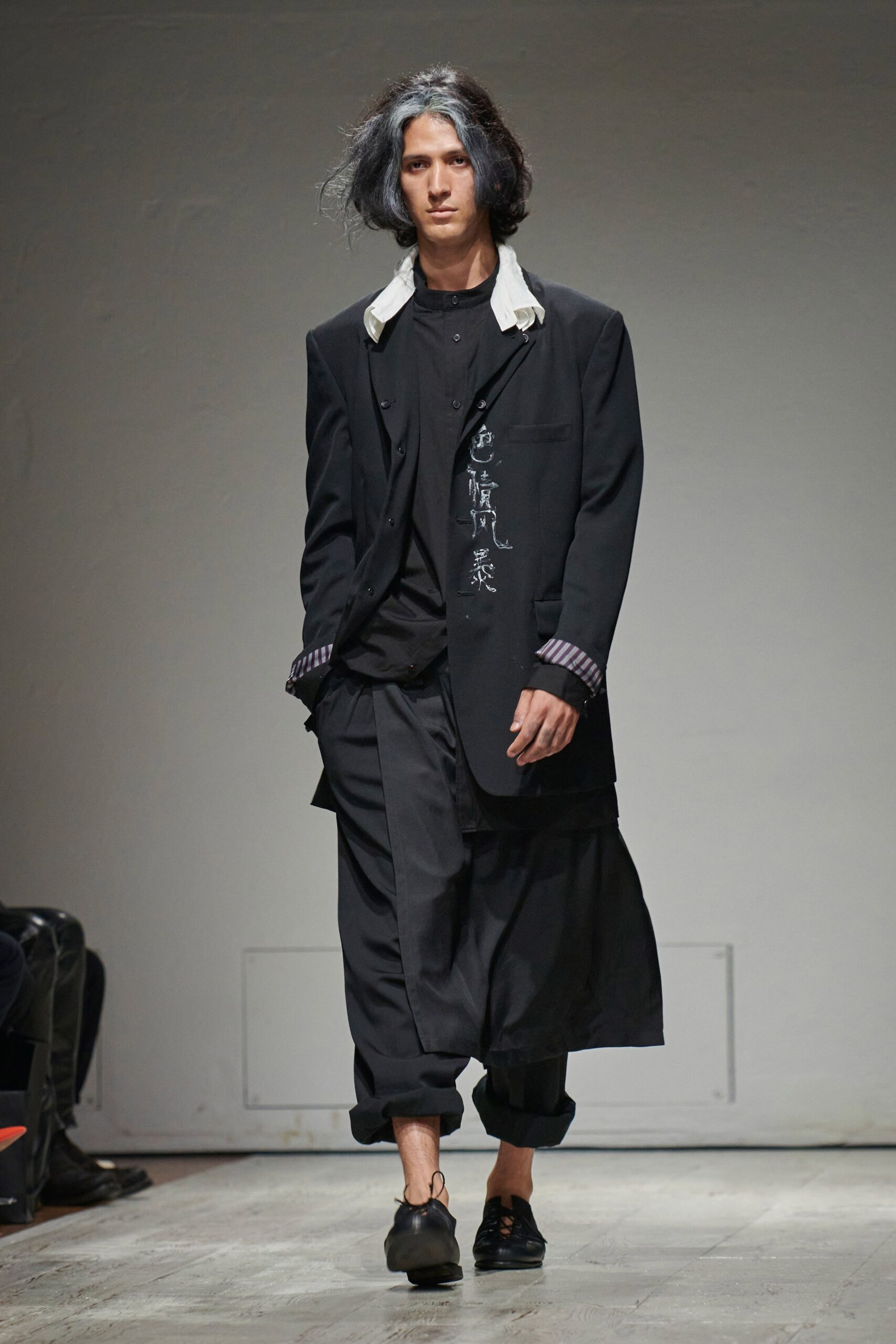 Yohji Yamamoto S/S 23 Menswear Look 39