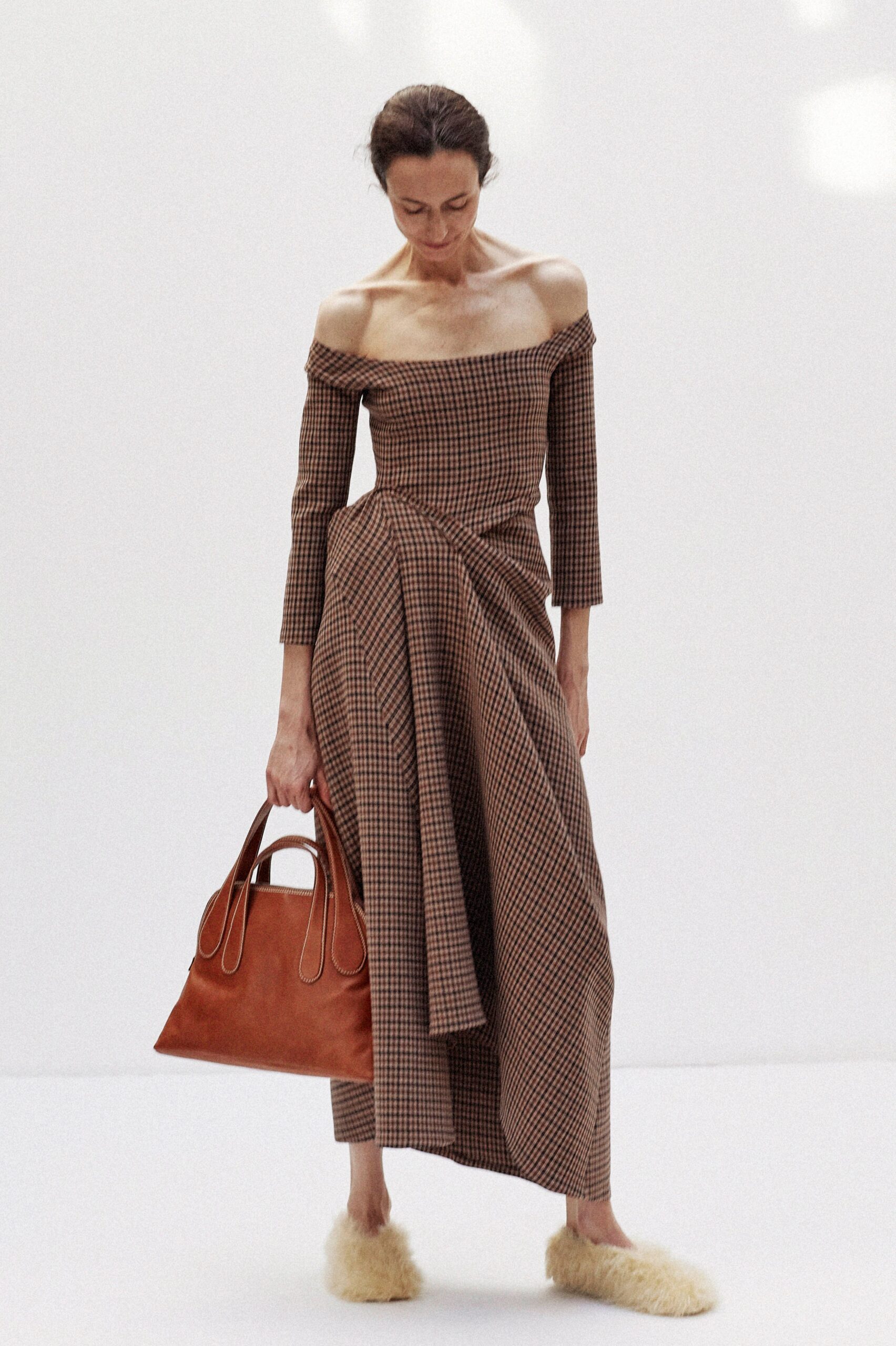 A.W.A.K.E. MODE Resort 23 Look 708