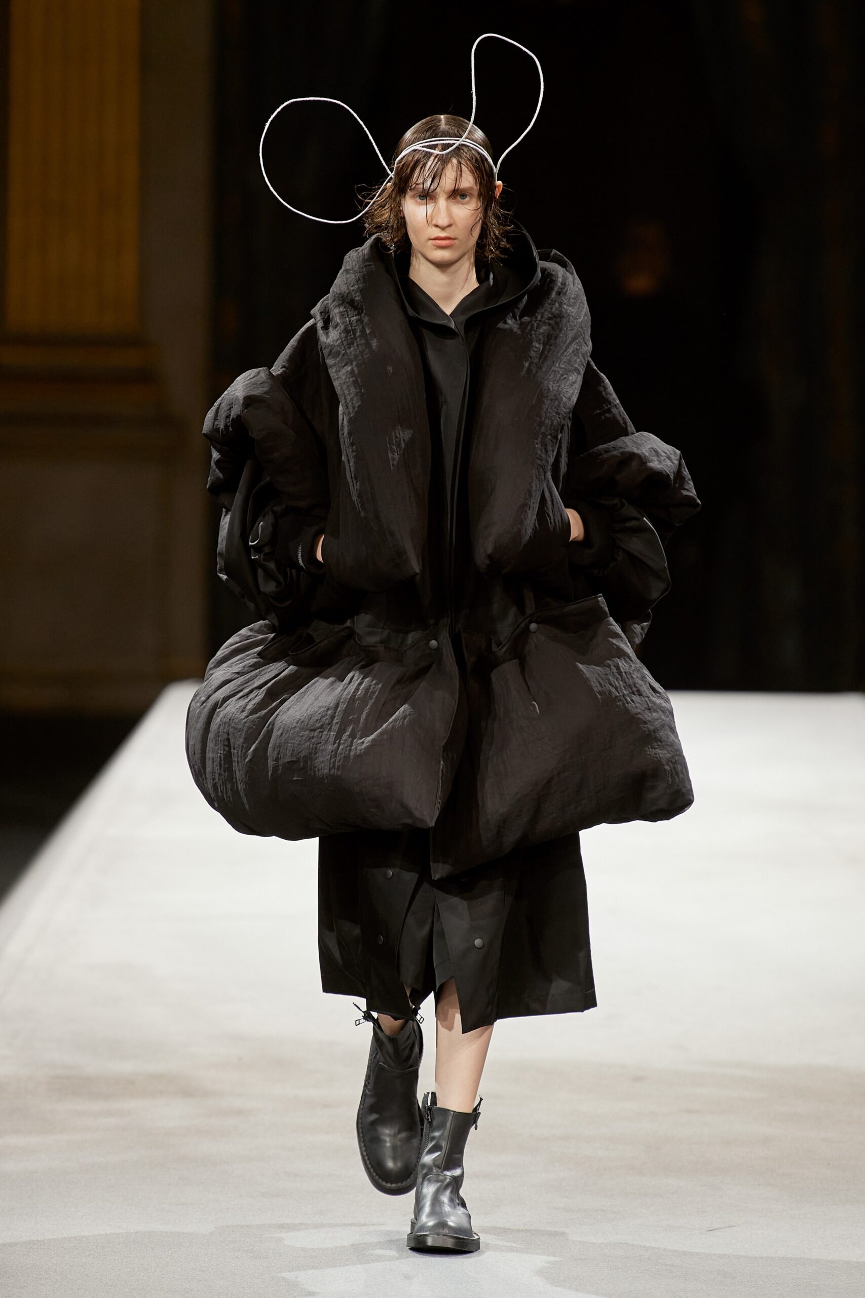 Yohji Yamamoto F/W 22 Look 40