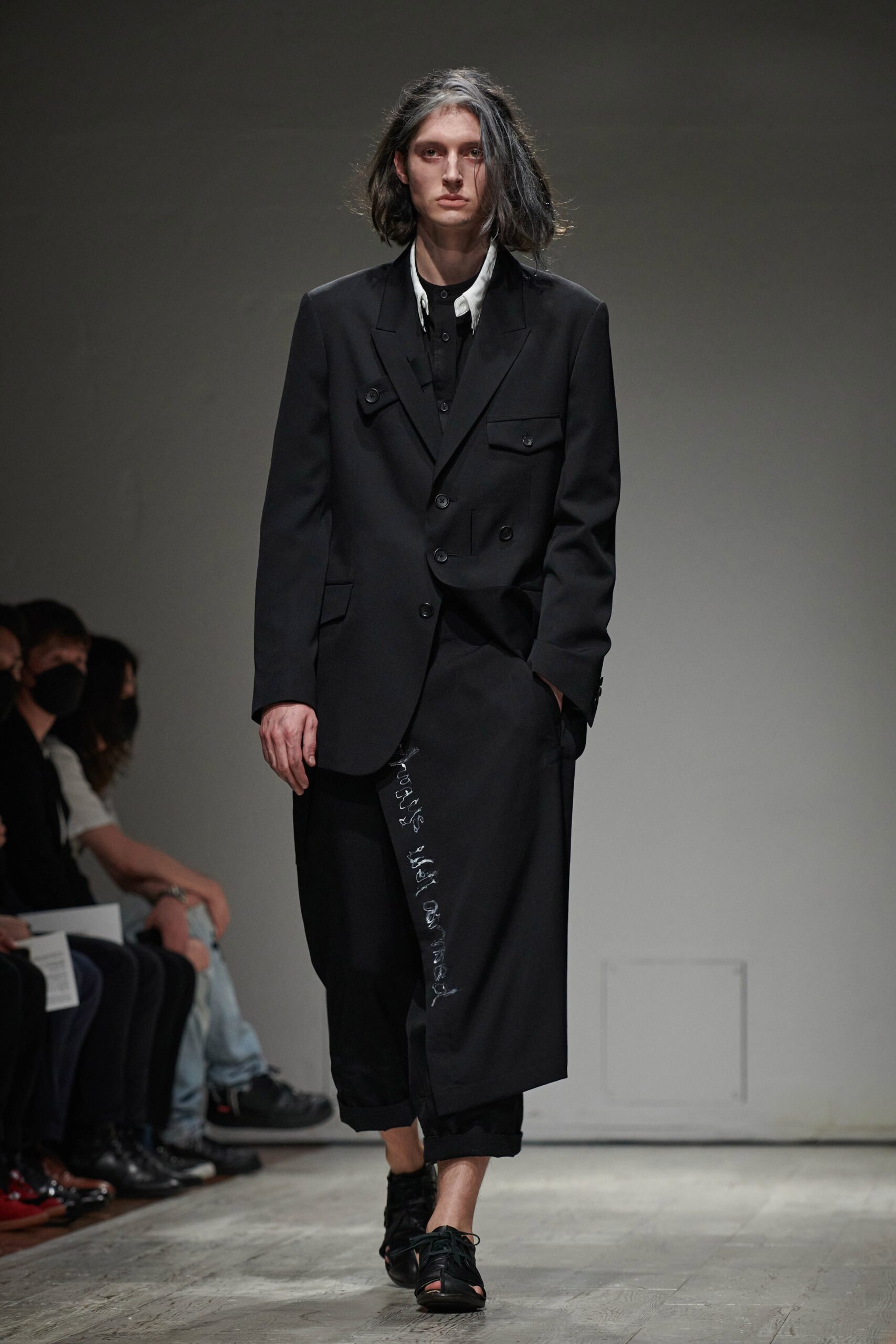 Yohji Yamamoto S/S 23 Menswear Look 40