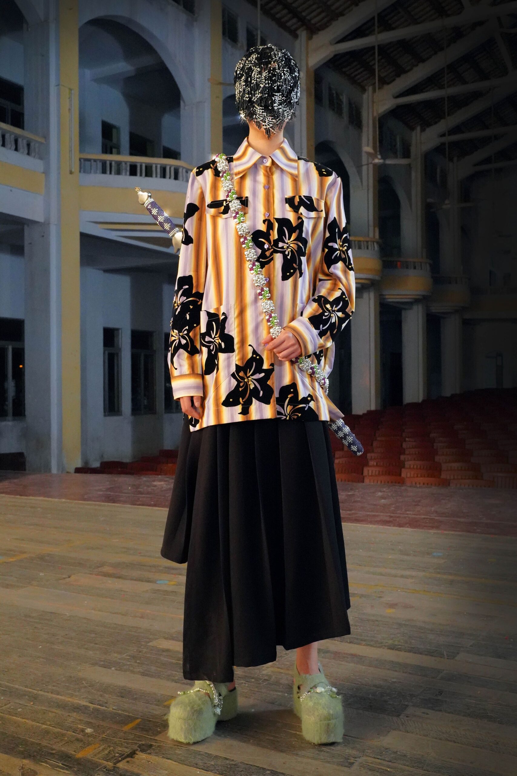 Yueqi Qi Shanghai F/W 22 Look 40