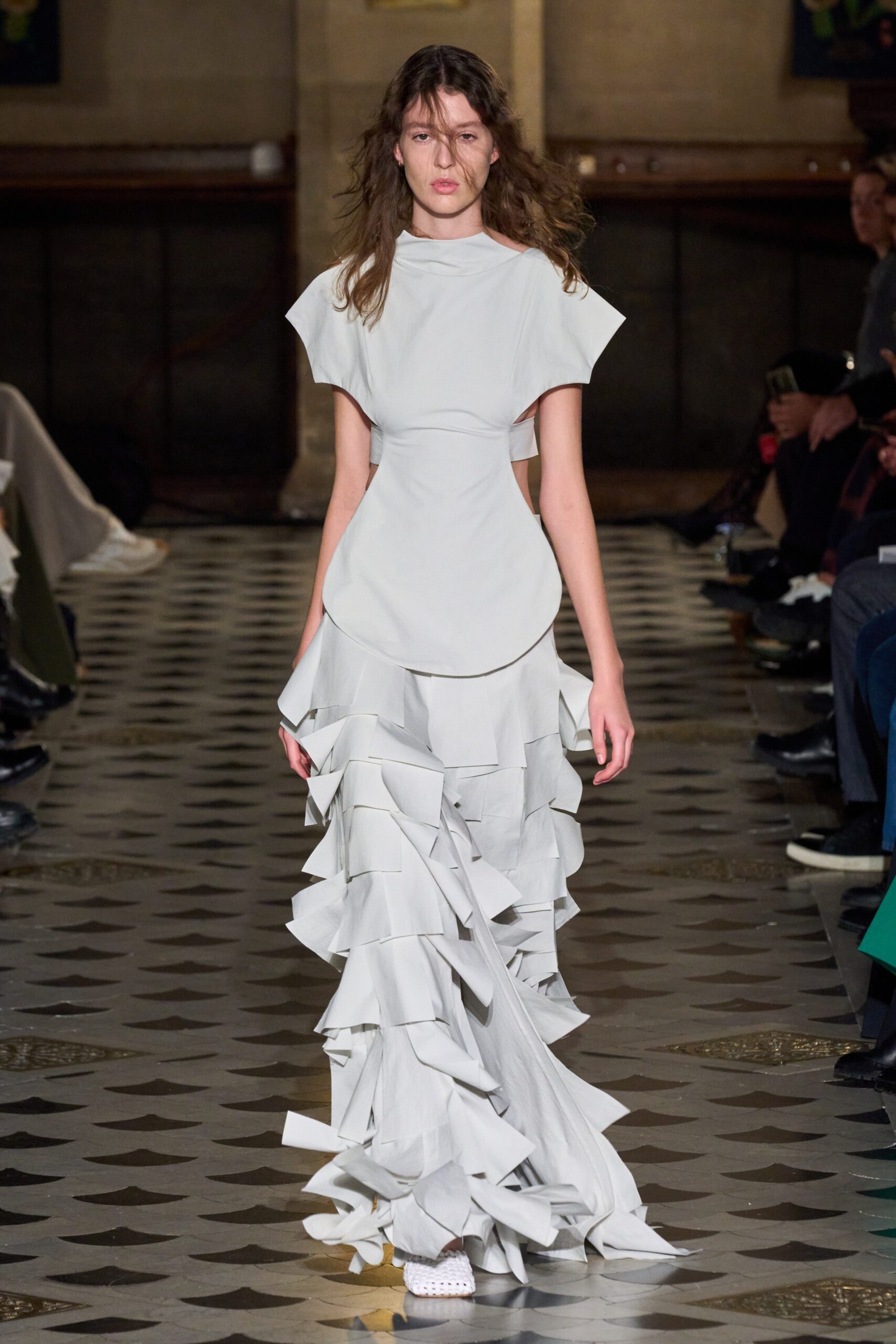 A.W.A.K.E. MODE S/S 23 Look 685