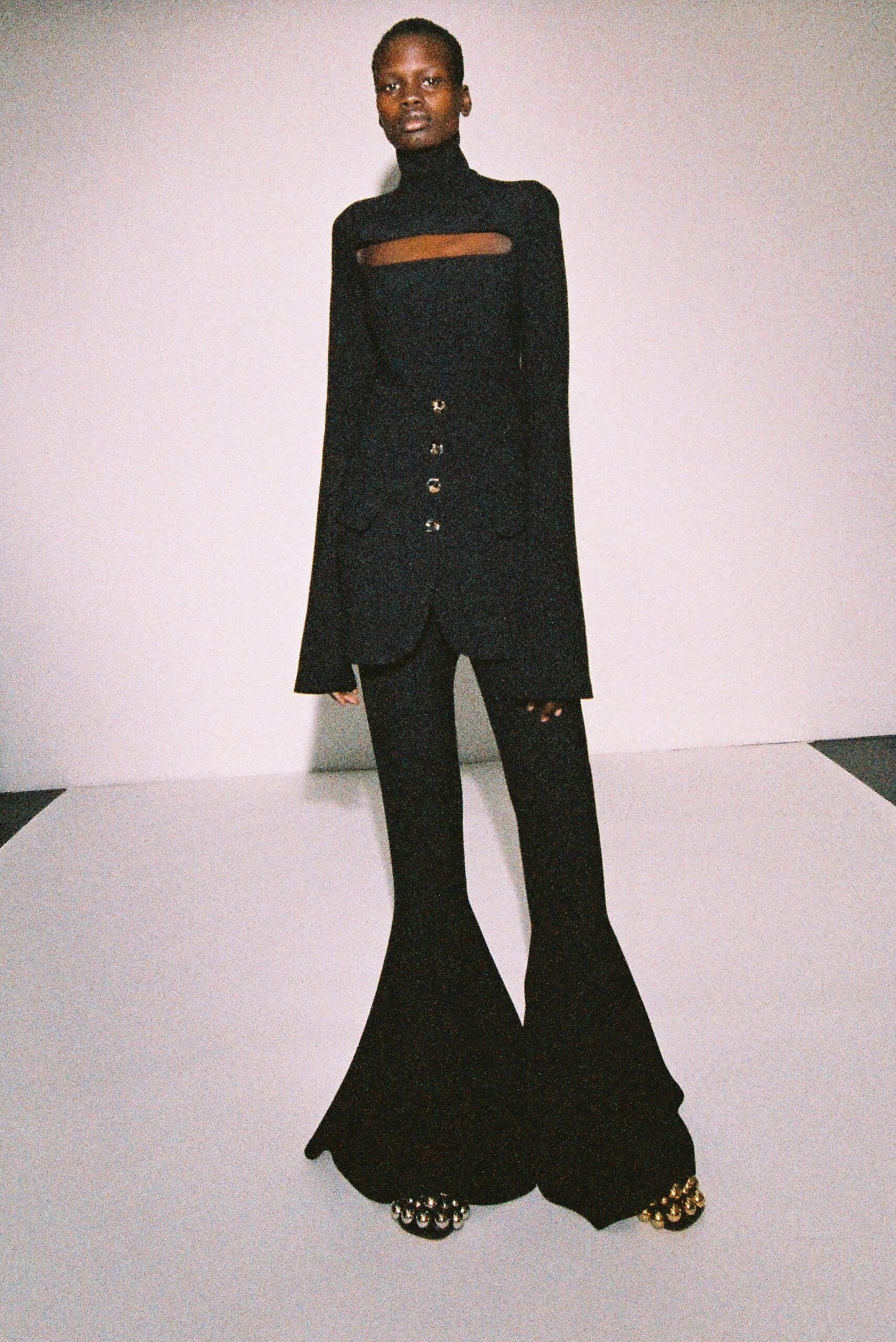 A.W.A.K.E. MODE Resort 23 Look 737