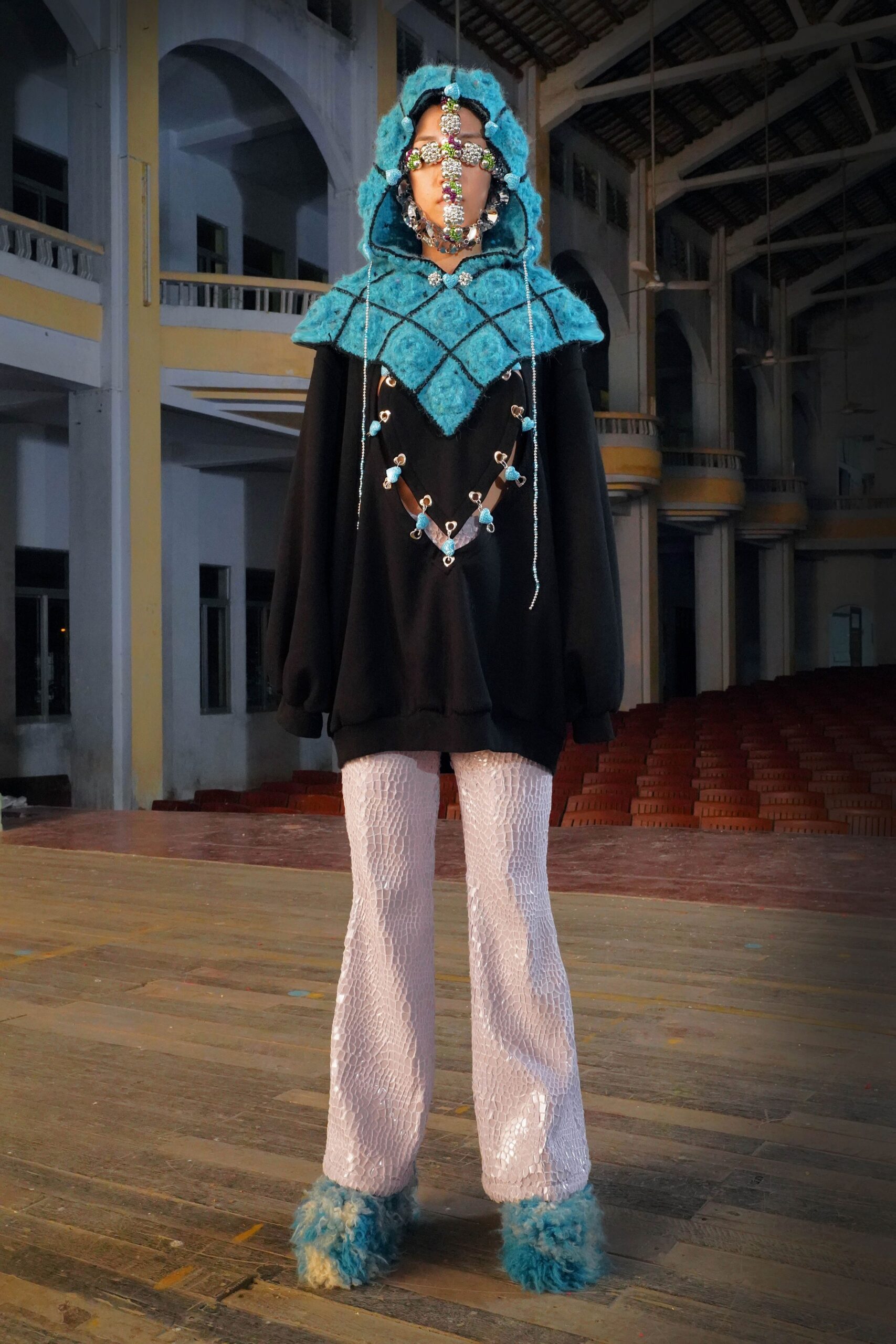 Yueqi Qi Shanghai F/W 22 Look 42