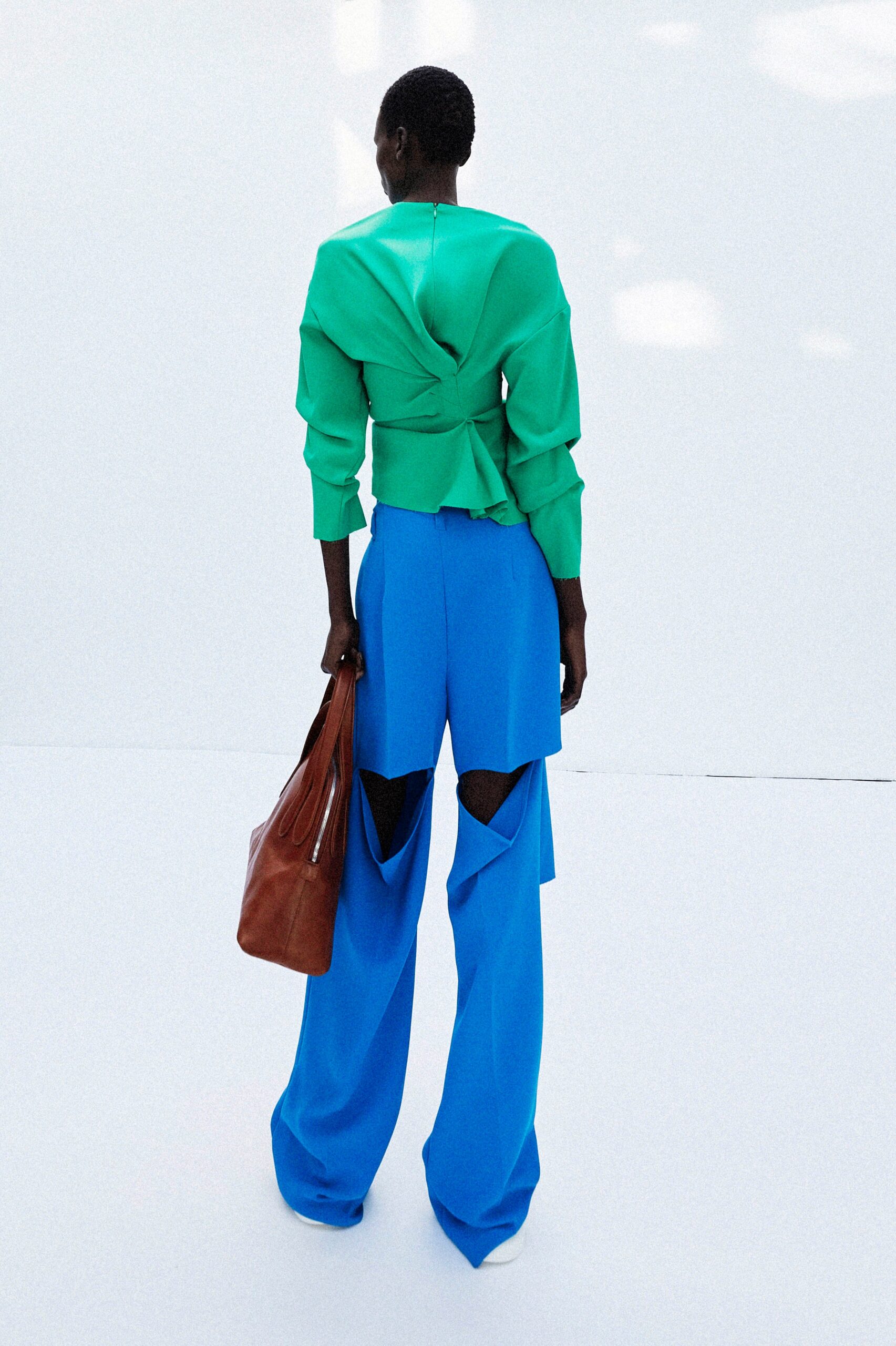 A.W.A.K.E. MODE Resort 23 Look 762