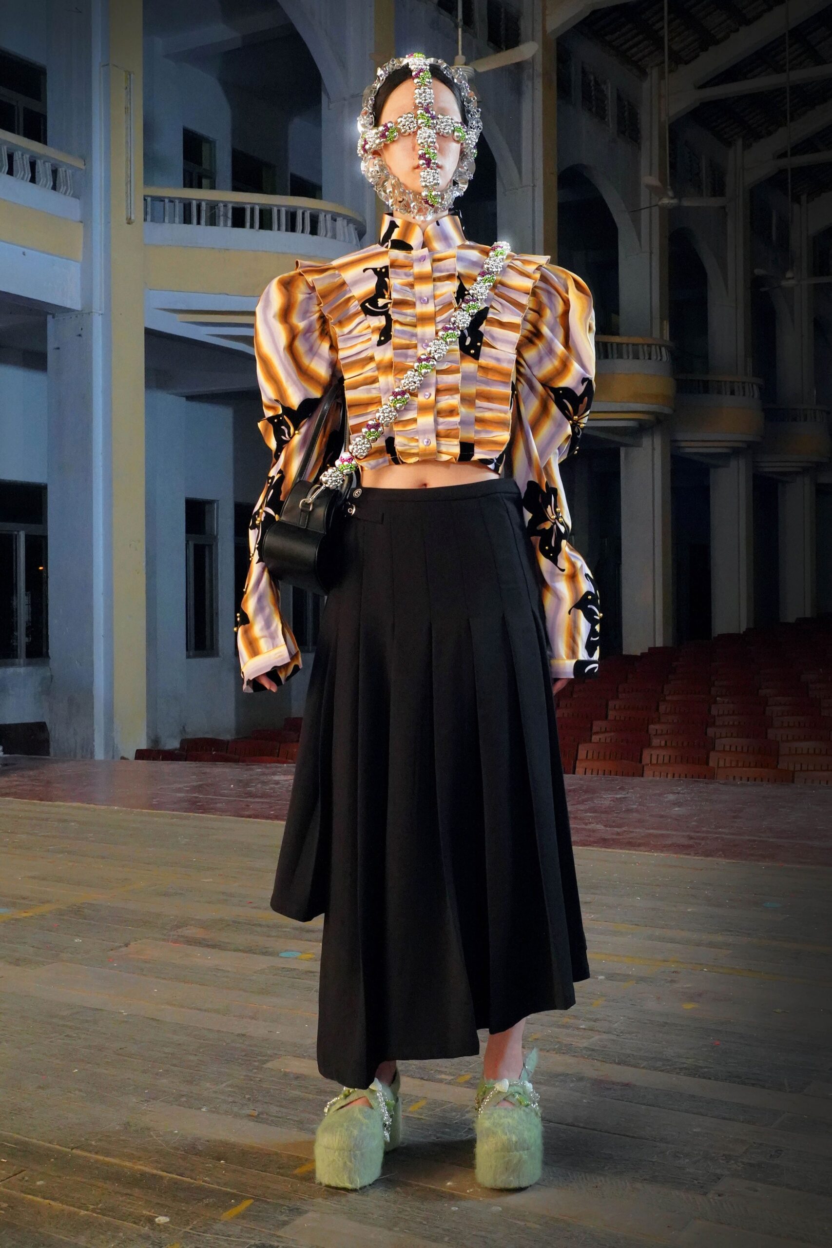Yueqi Qi Shanghai F/W 22 Look 43