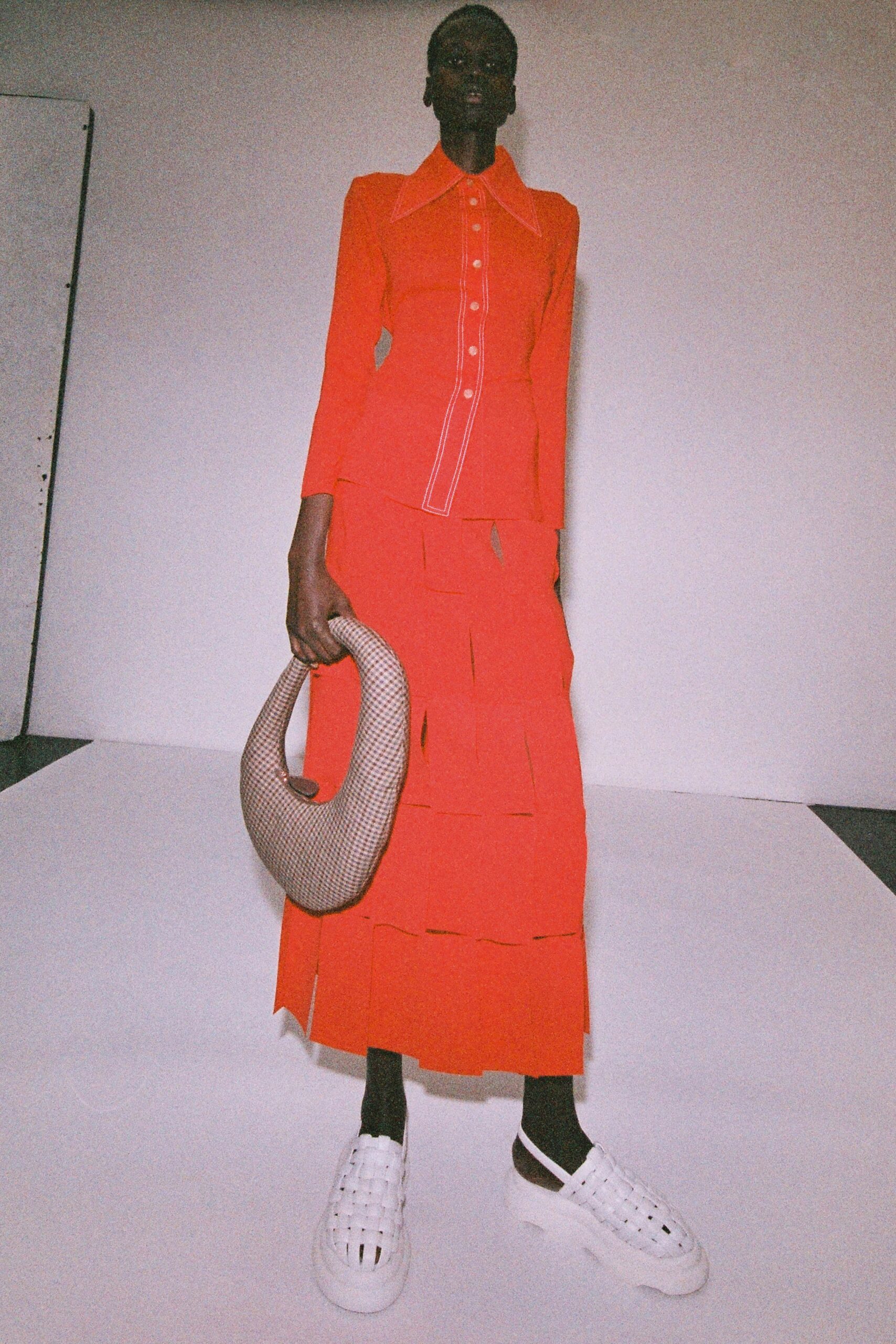 A.W.A.K.E. MODE Resort 23 Look 785