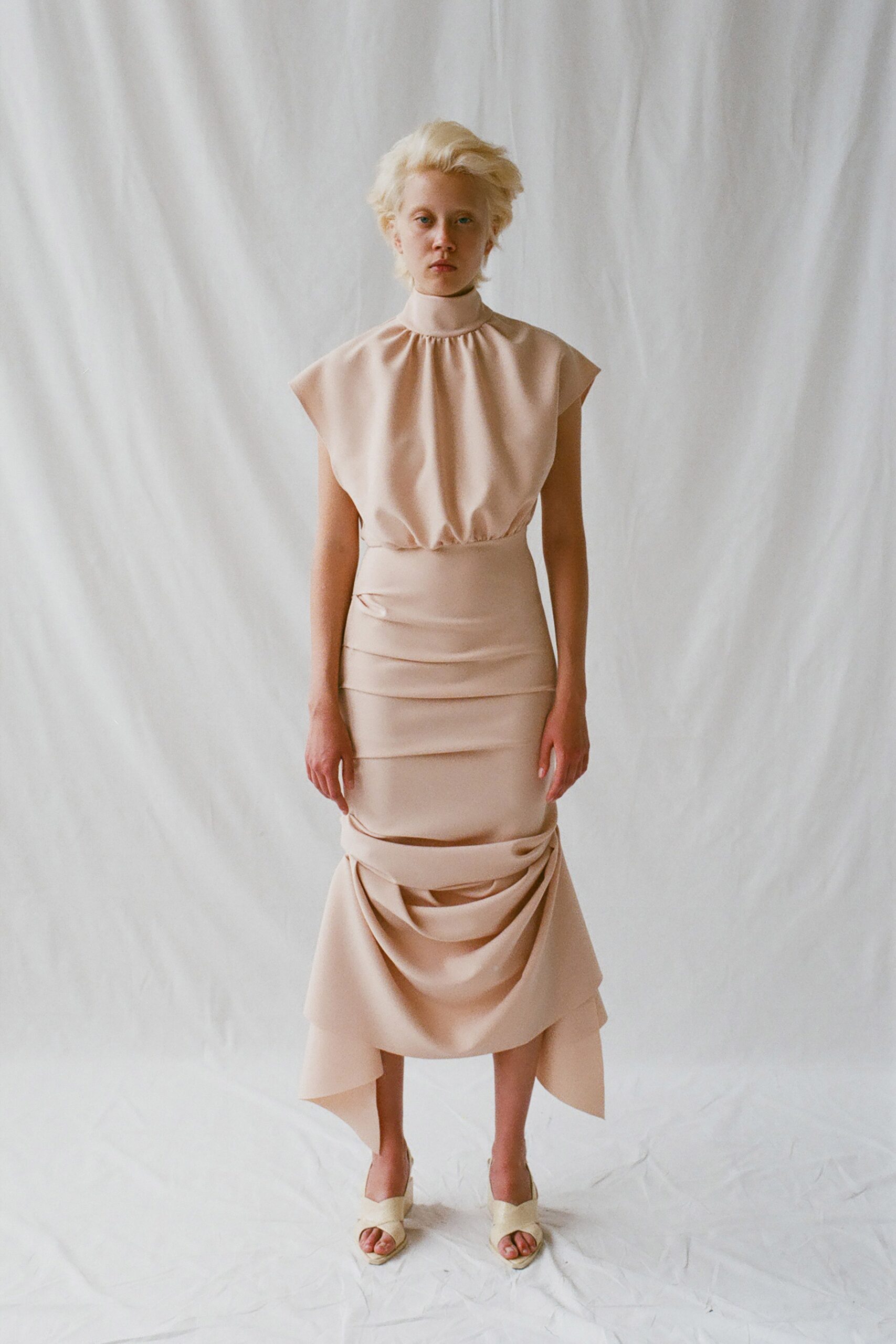 A.W.A.K.E. MODE Resort 19 Look 574