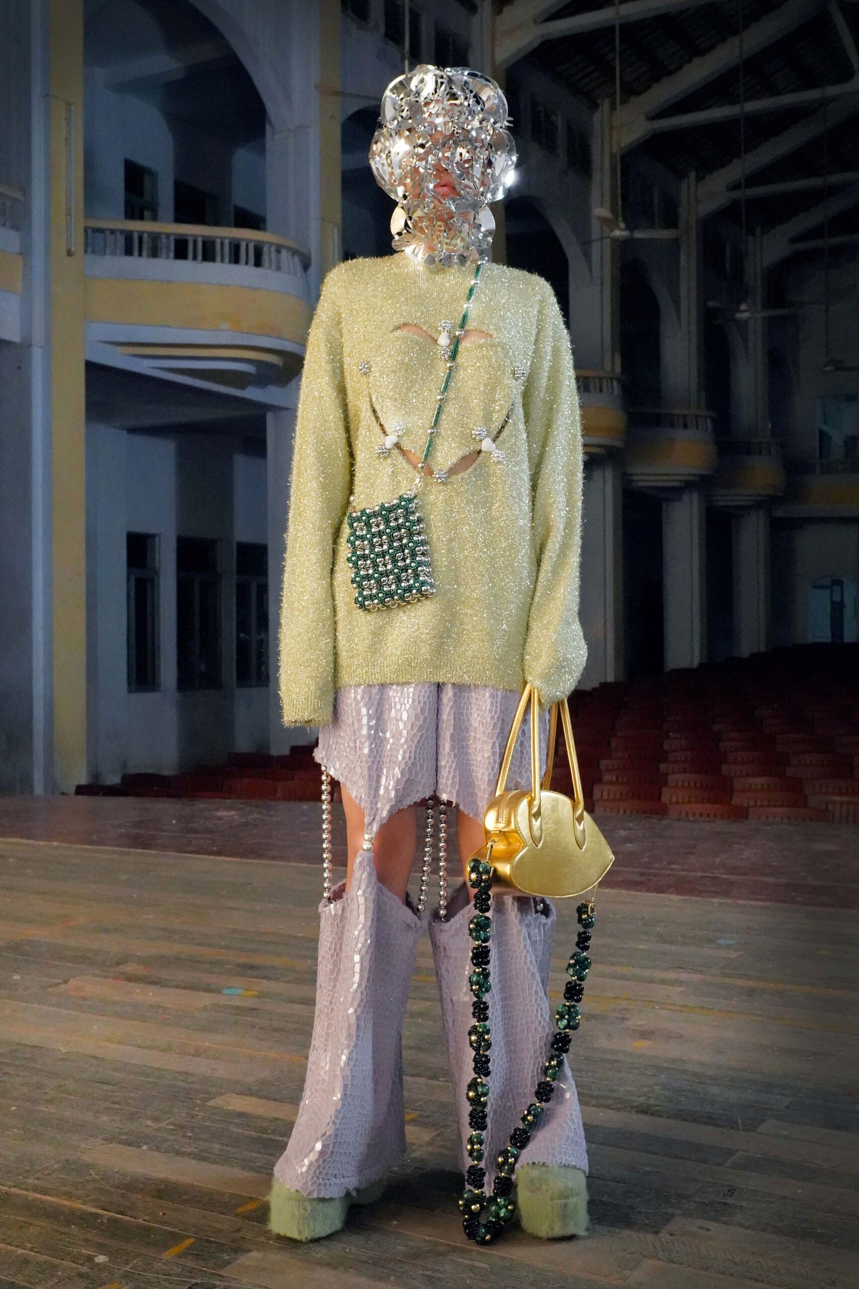 Yueqi Qi Shanghai F/W 22 Look 44