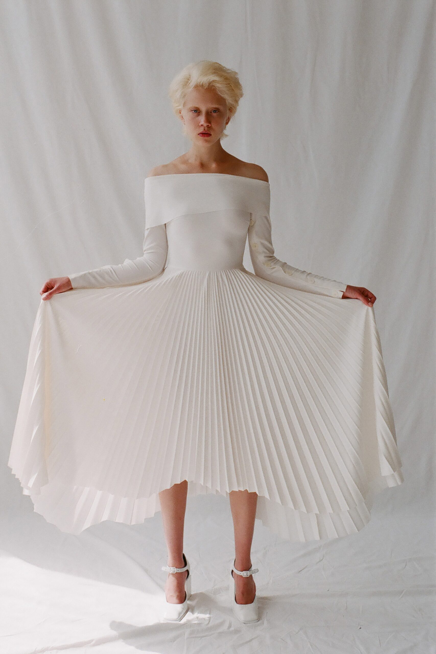 A.W.A.K.E. MODE Resort 19 Look 579