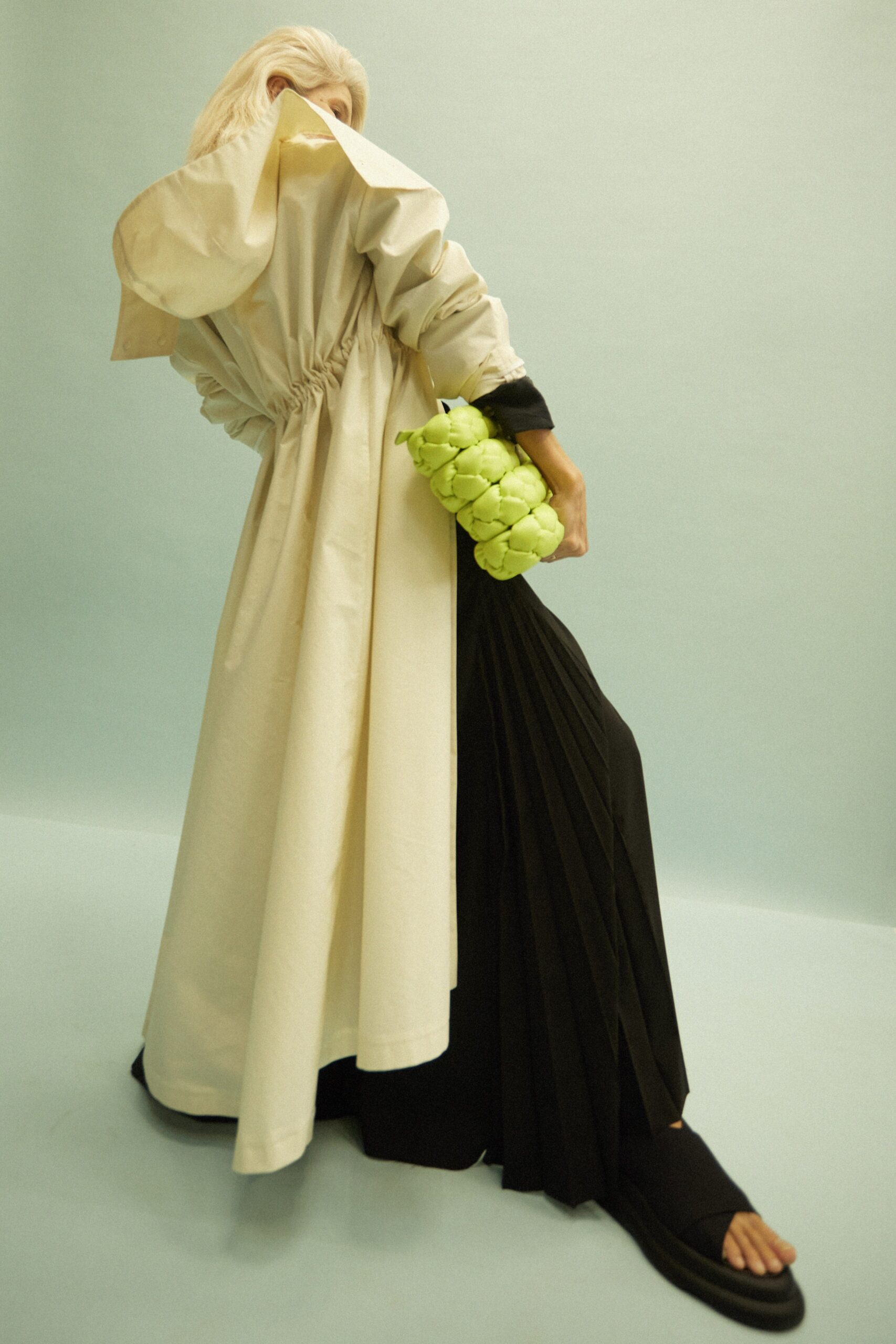 A.W.A.K.E. MODE S/S 22 Look 726