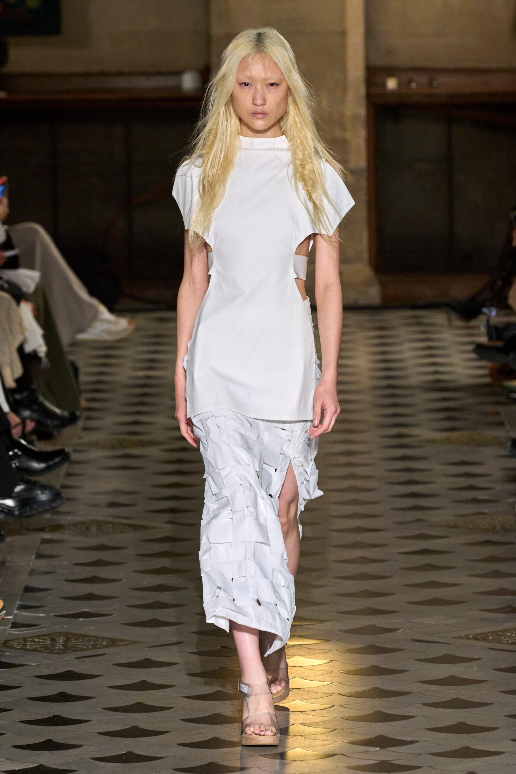 A.W.A.K.E. MODE S/S 23 Look 772